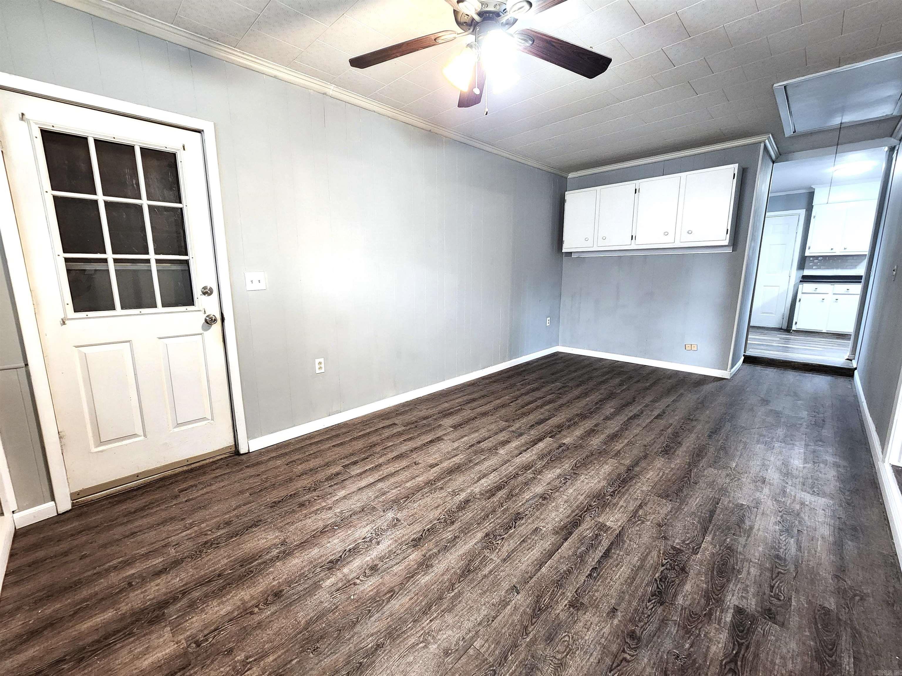 COUNTRY CLUB TERRACE - Residential