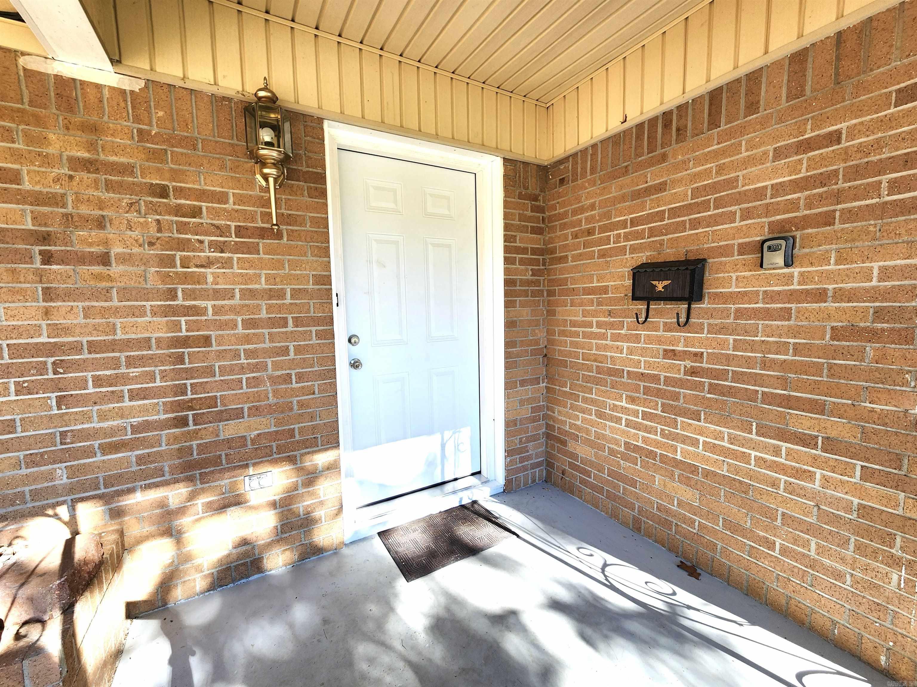 COUNTRY CLUB TERRACE - Residential