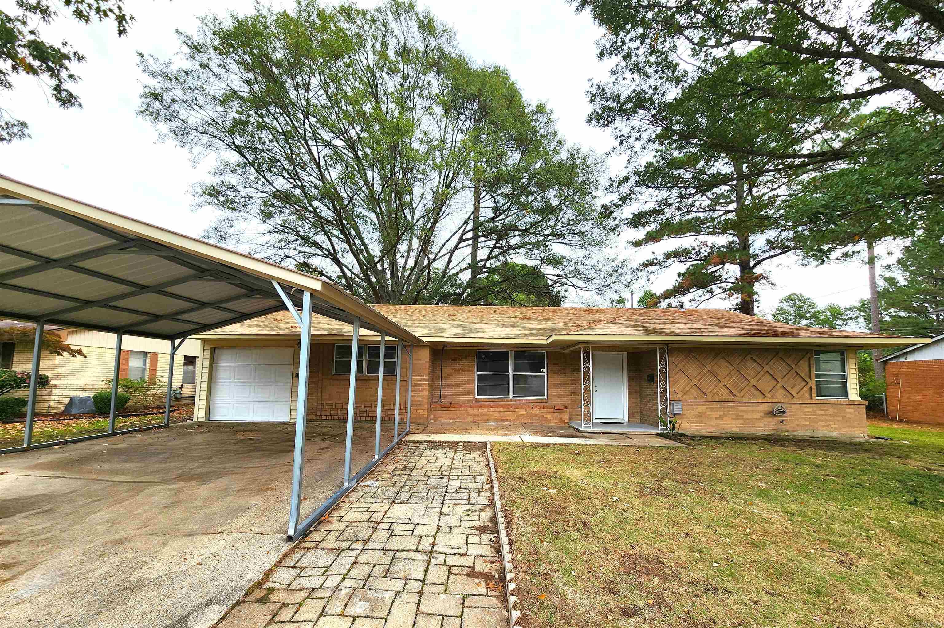 COUNTRY CLUB TERRACE - Residential