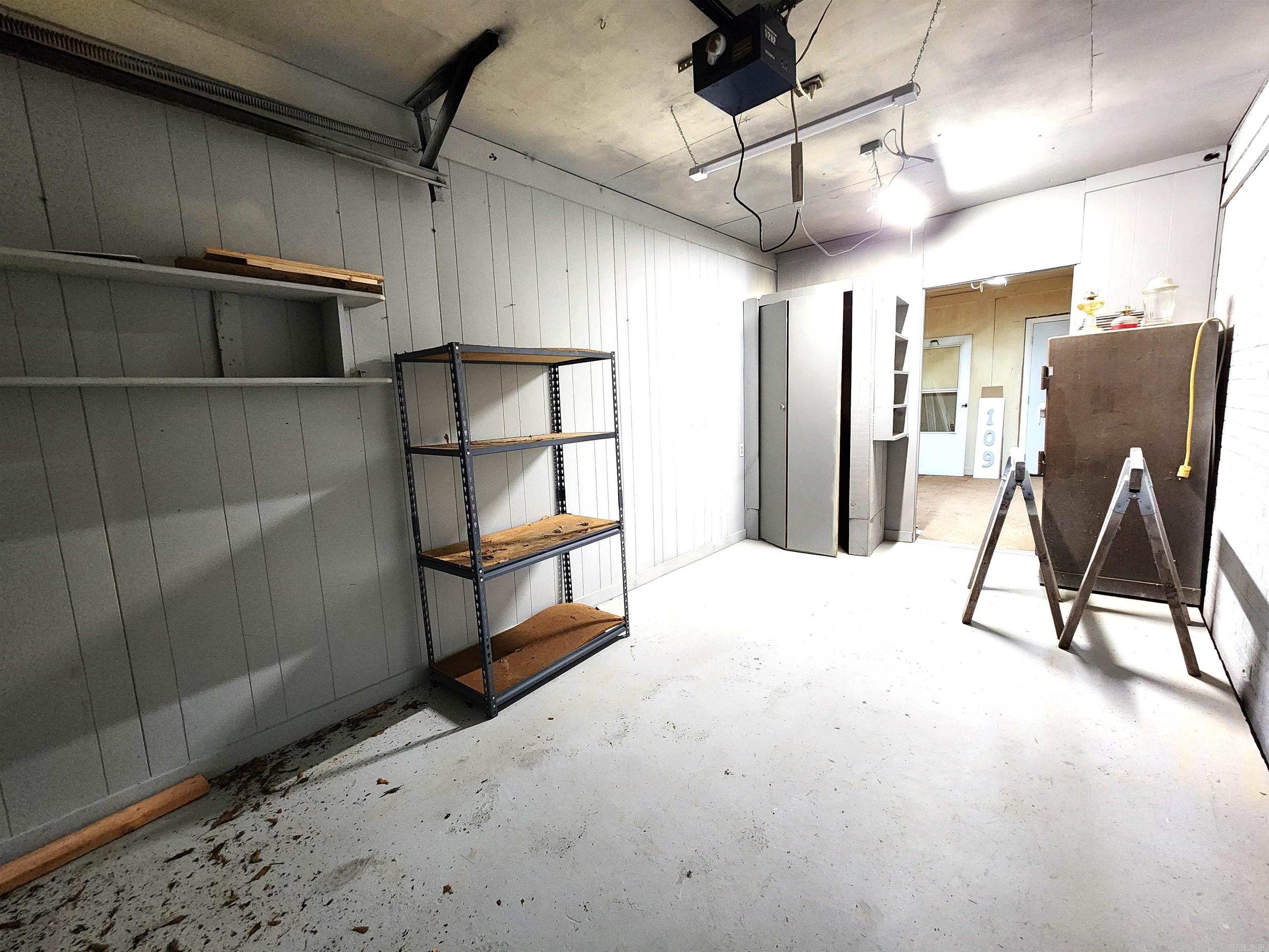 COUNTRY CLUB TERRACE - Residential