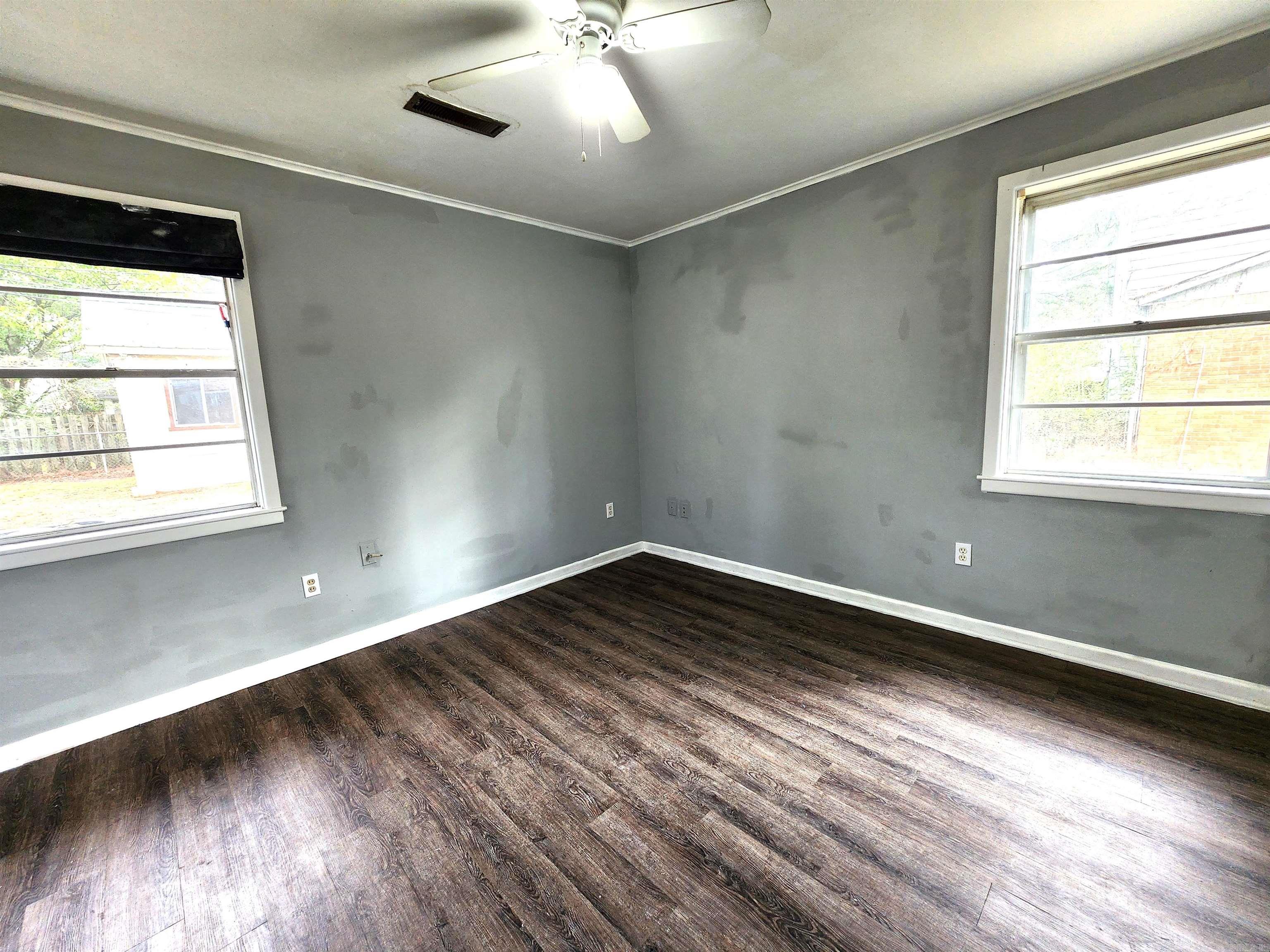 COUNTRY CLUB TERRACE - Residential