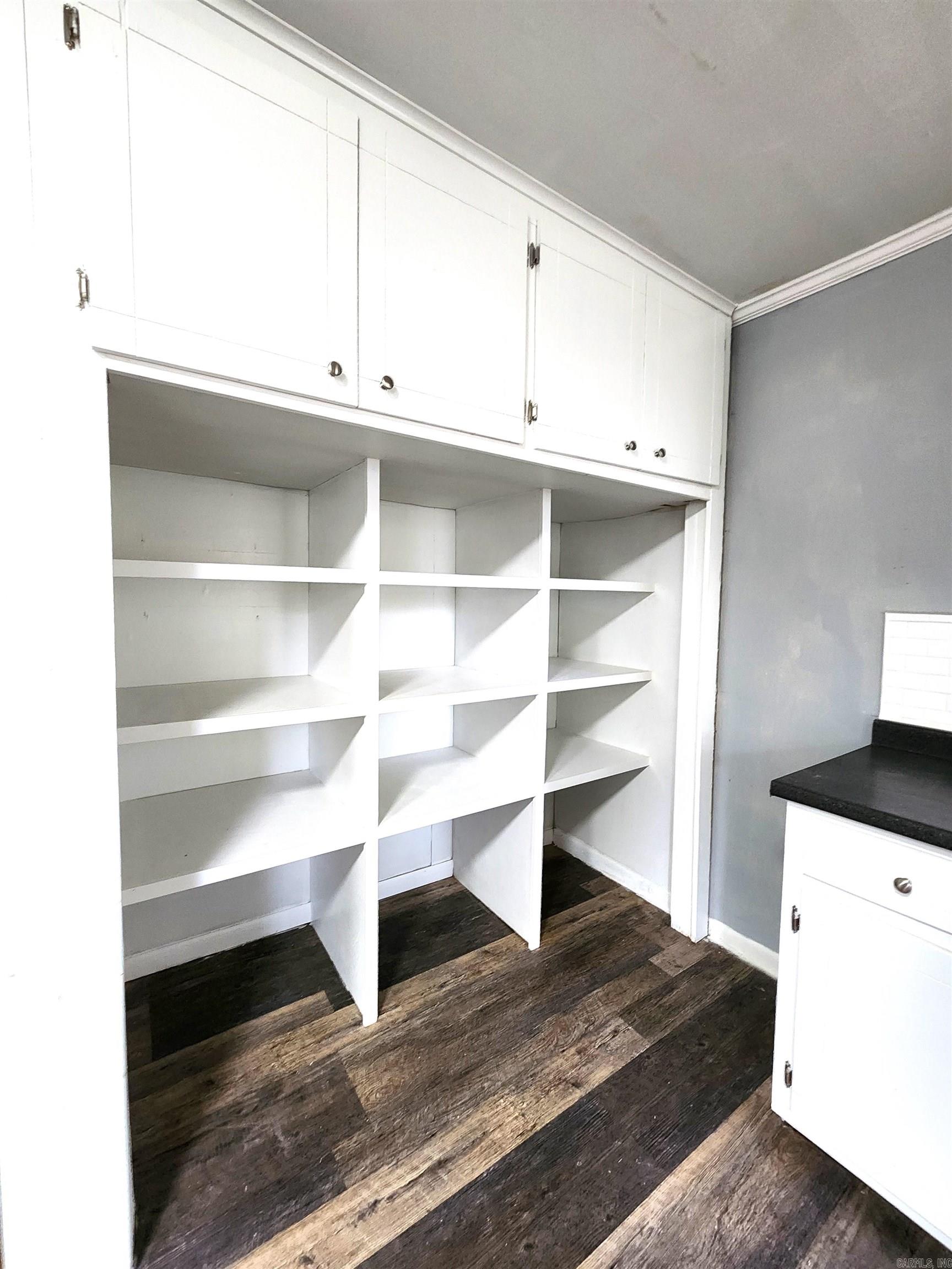 COUNTRY CLUB TERRACE - Residential