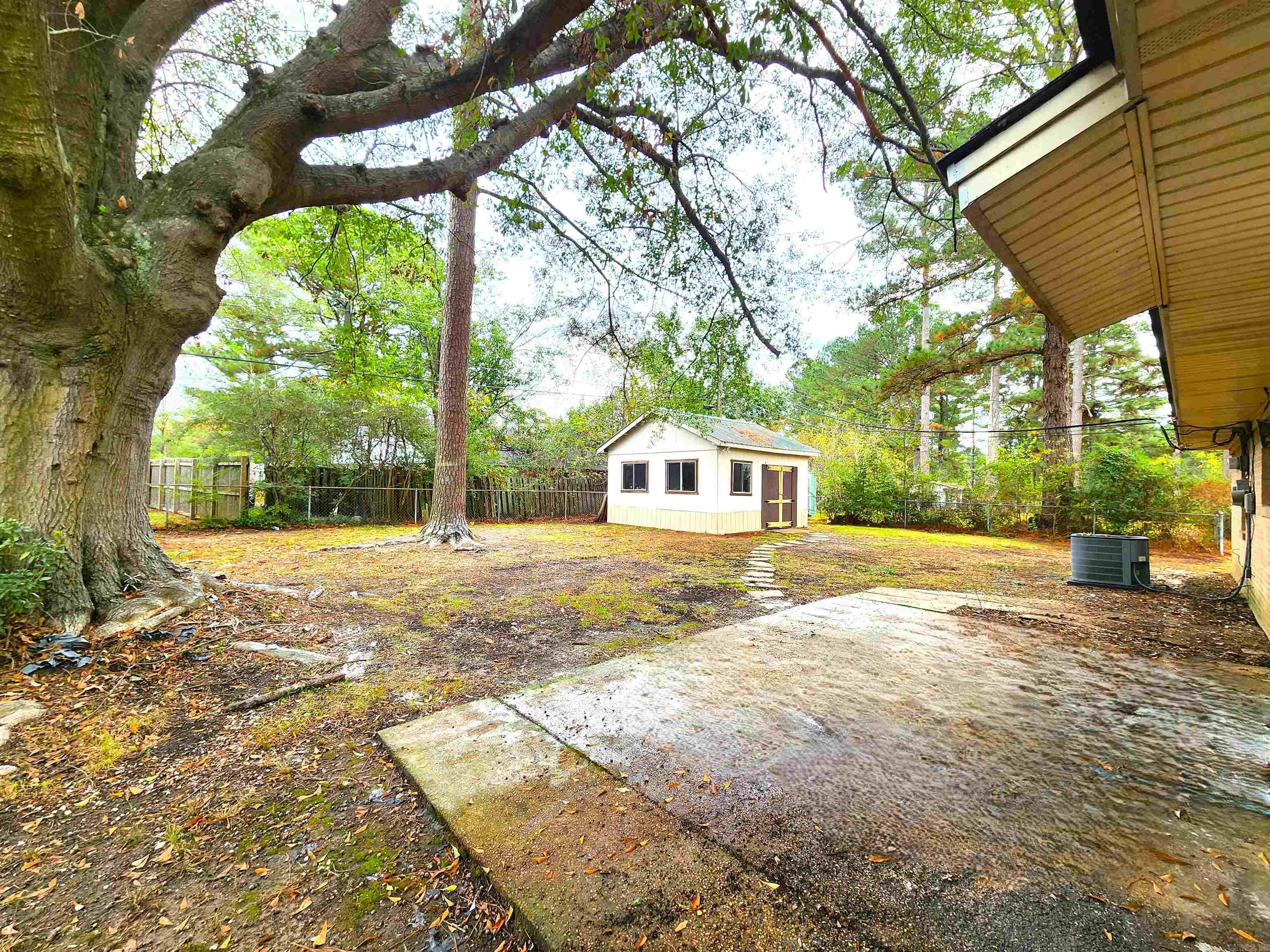 COUNTRY CLUB TERRACE - Residential