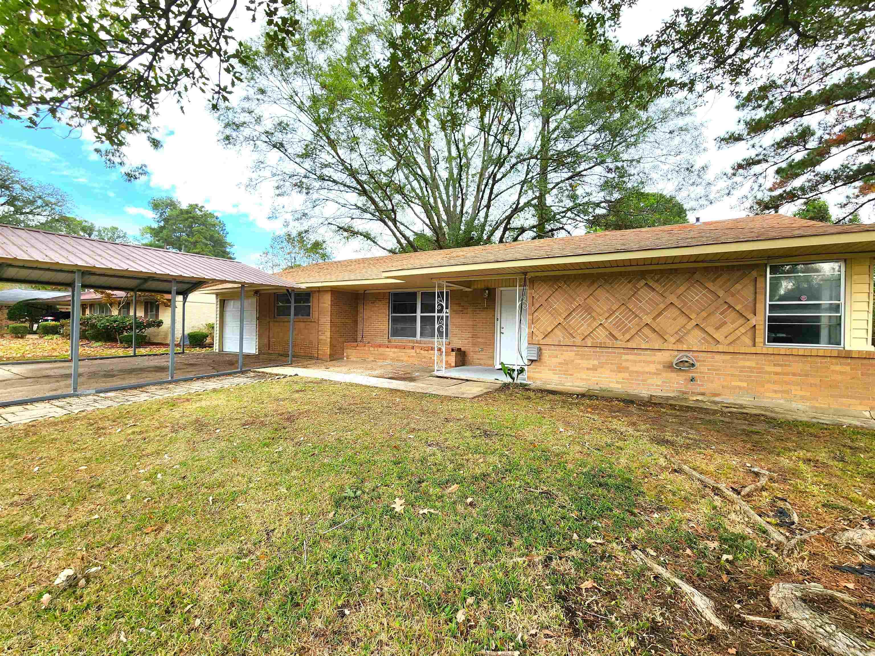 COUNTRY CLUB TERRACE - Residential