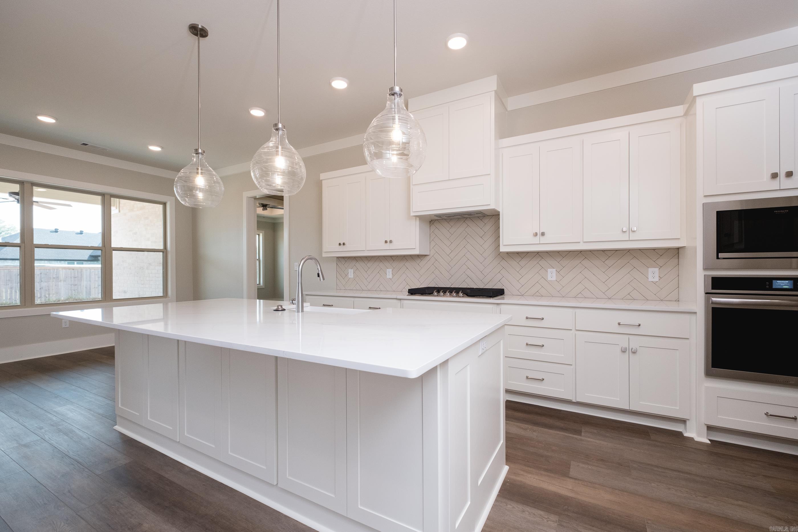 COUNTRY CLUB OF ARK THE - Residential