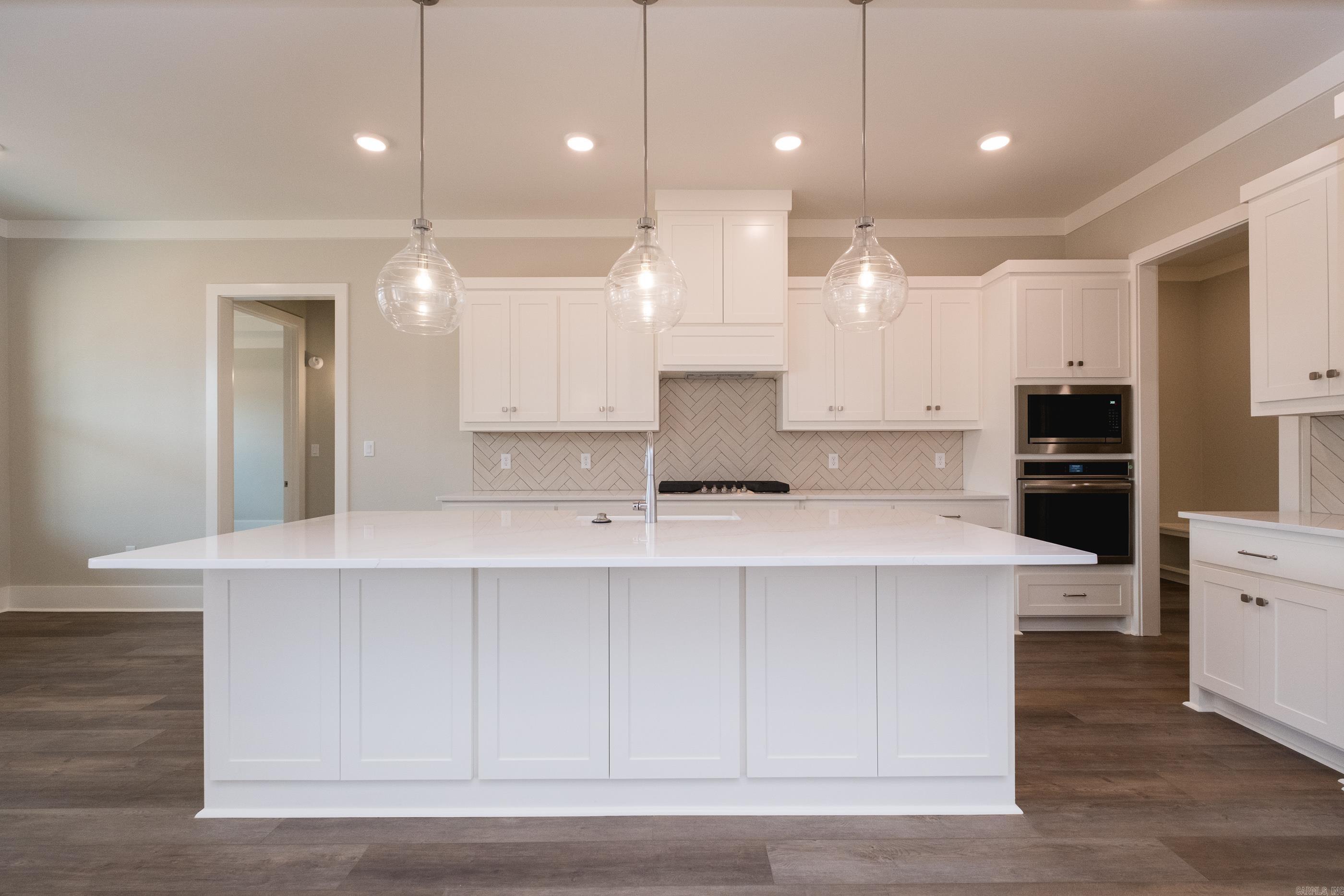 COUNTRY CLUB OF ARK THE - Residential