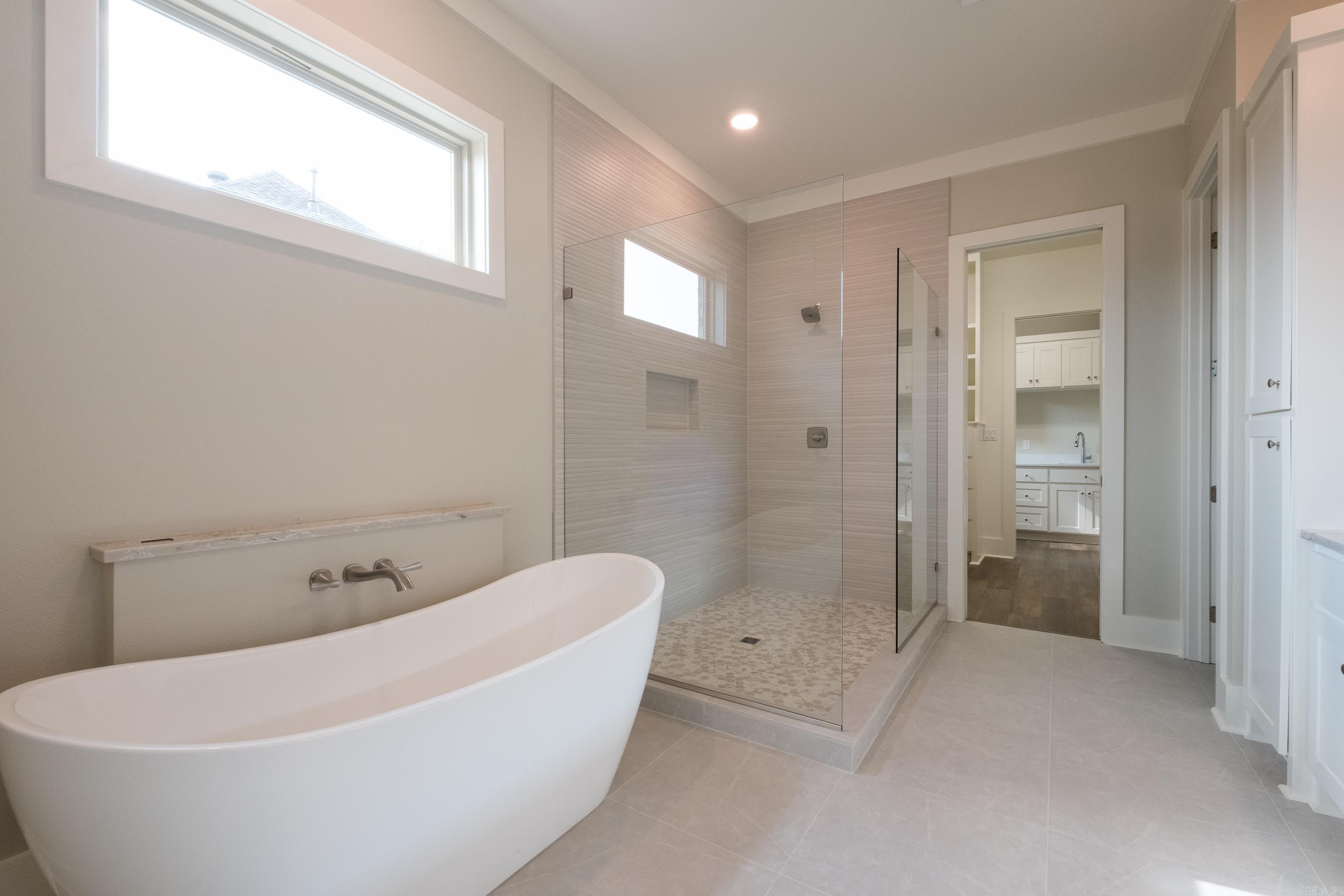 COUNTRY CLUB OF ARK THE - Residential