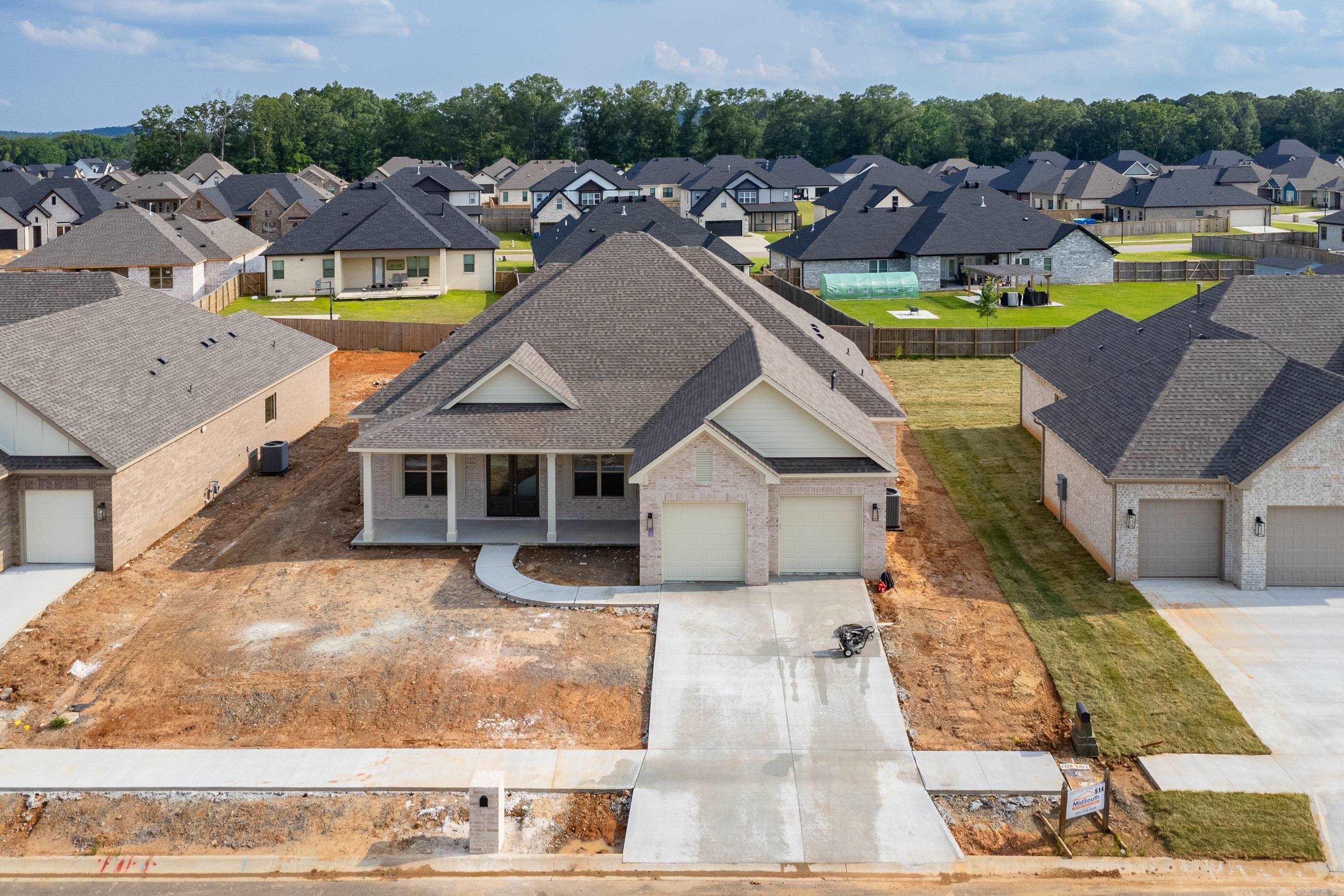 COUNTRY CLUB OF ARK THE - Residential