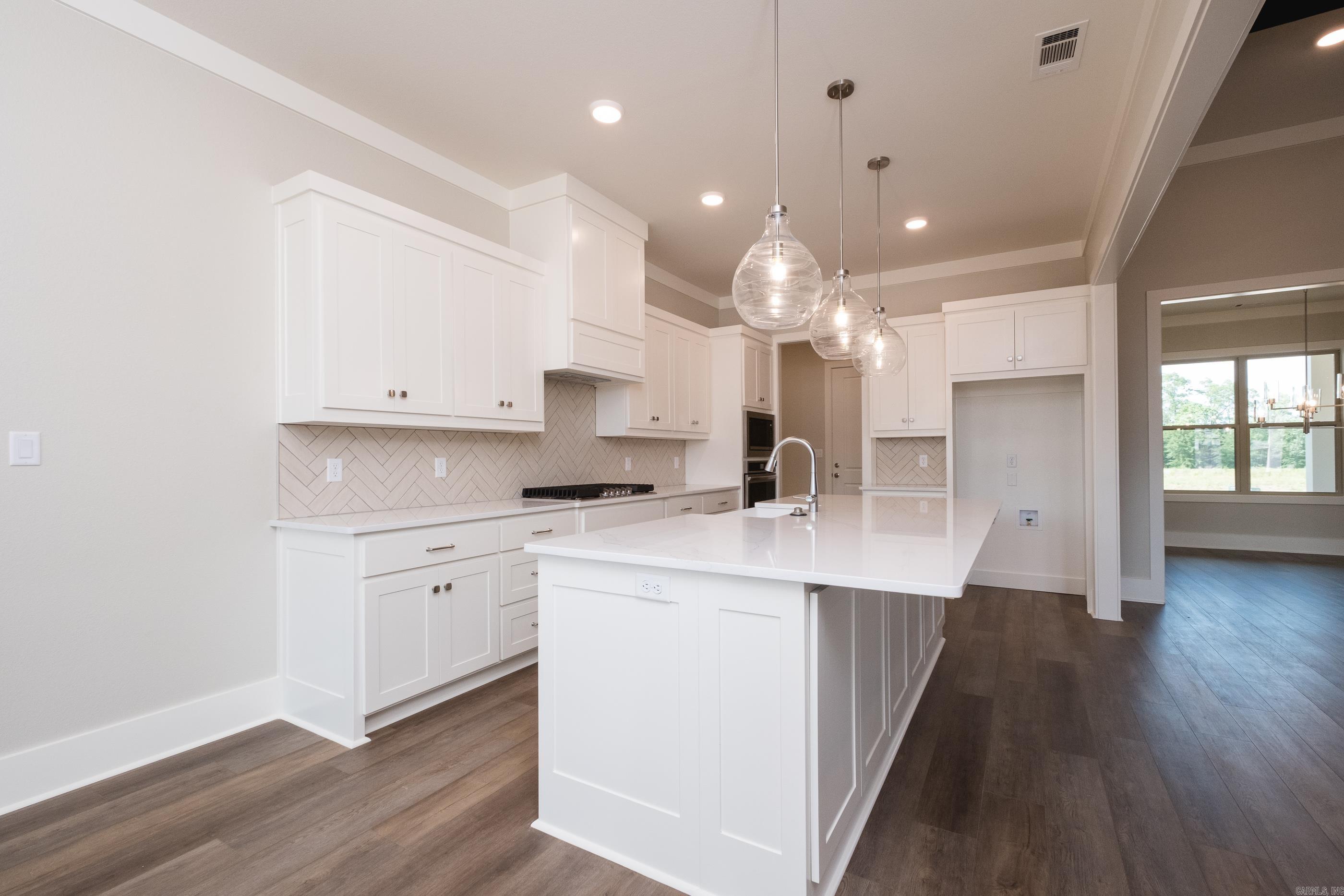 COUNTRY CLUB OF ARK THE - Residential