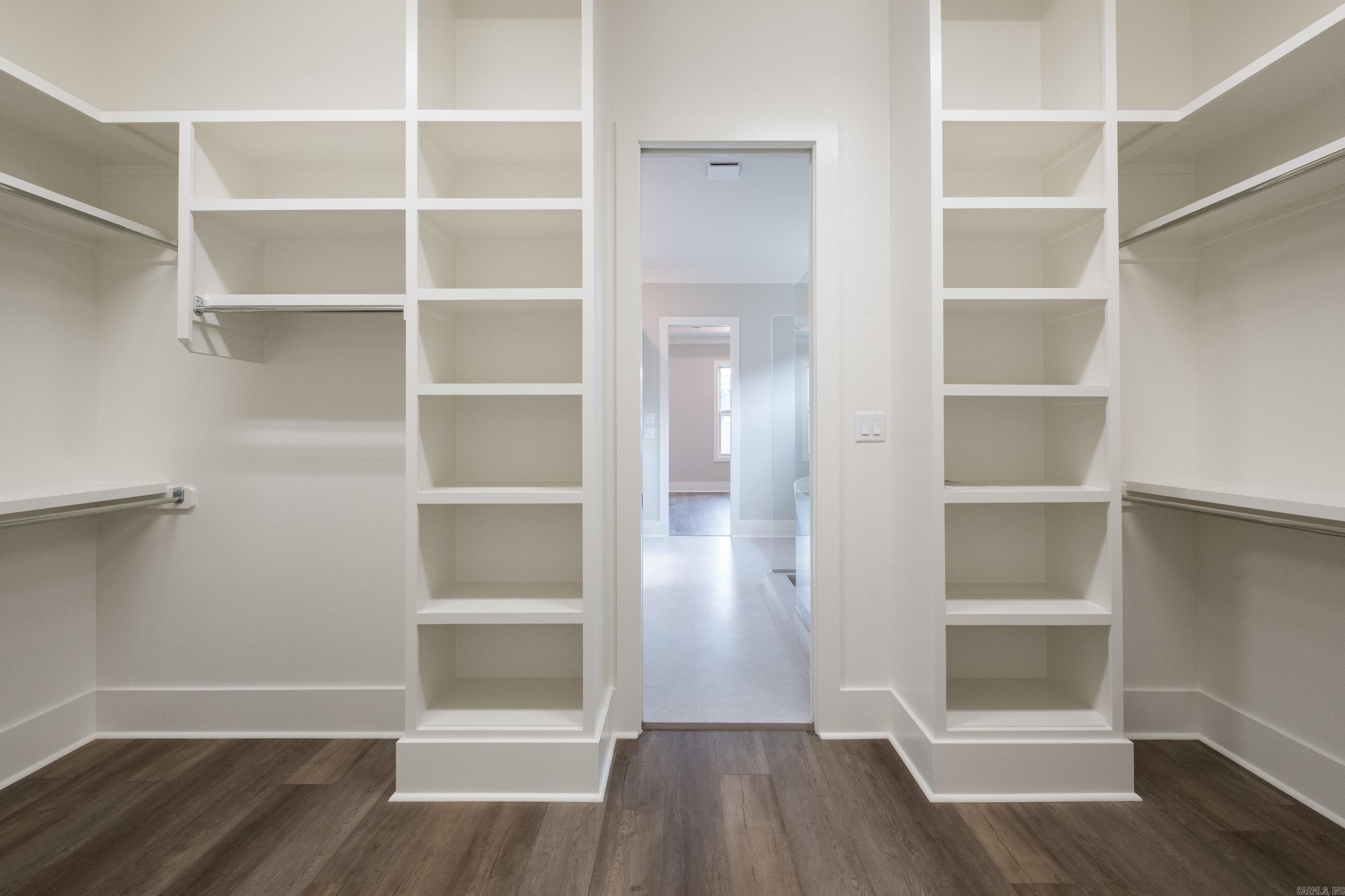 COUNTRY CLUB OF ARK THE - Residential