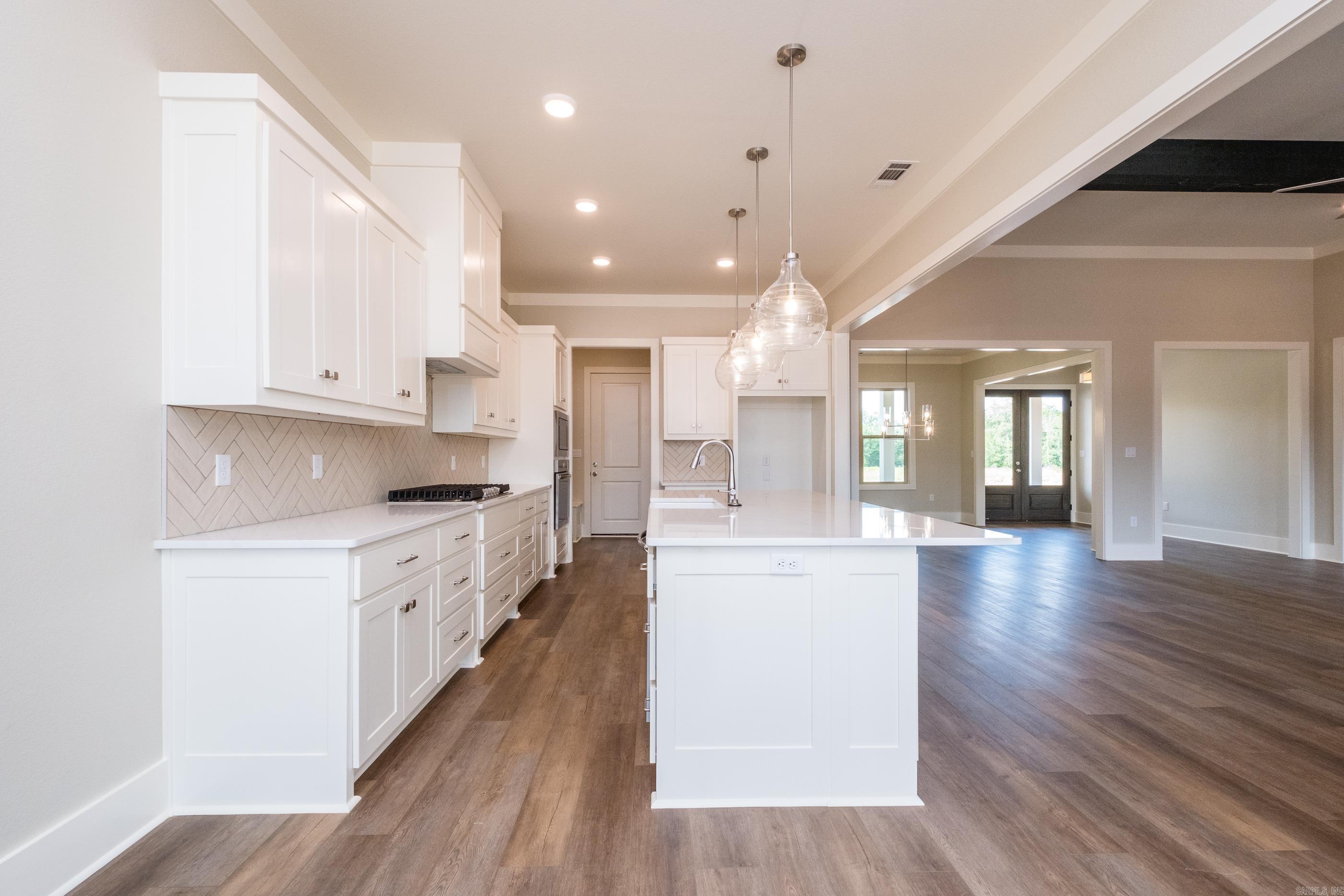 COUNTRY CLUB OF ARK THE - Residential