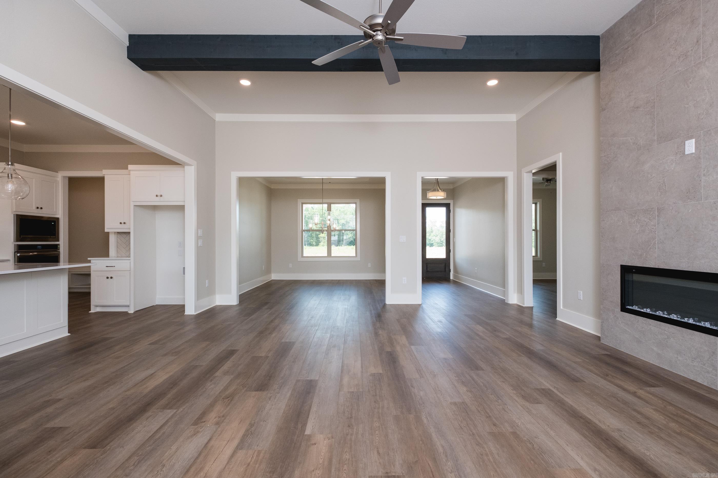 COUNTRY CLUB OF ARK THE - Residential