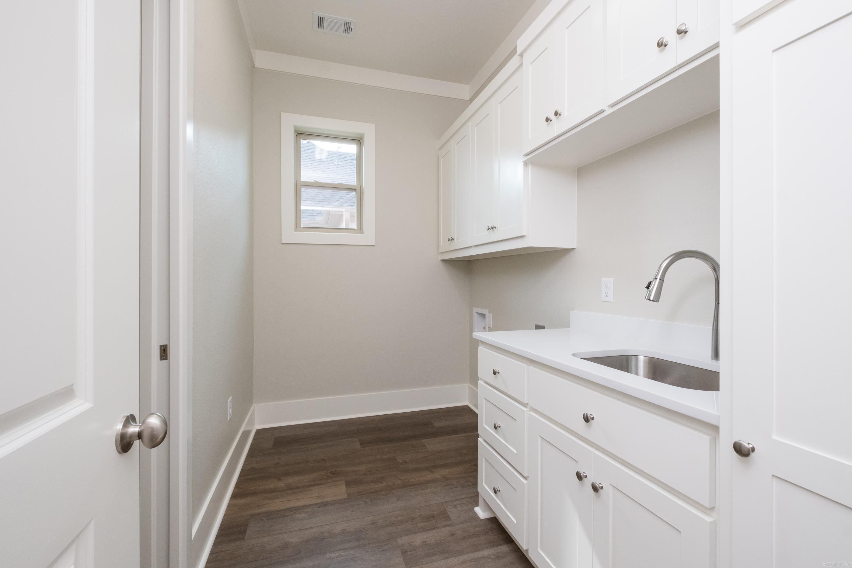 COUNTRY CLUB OF ARK THE - Residential