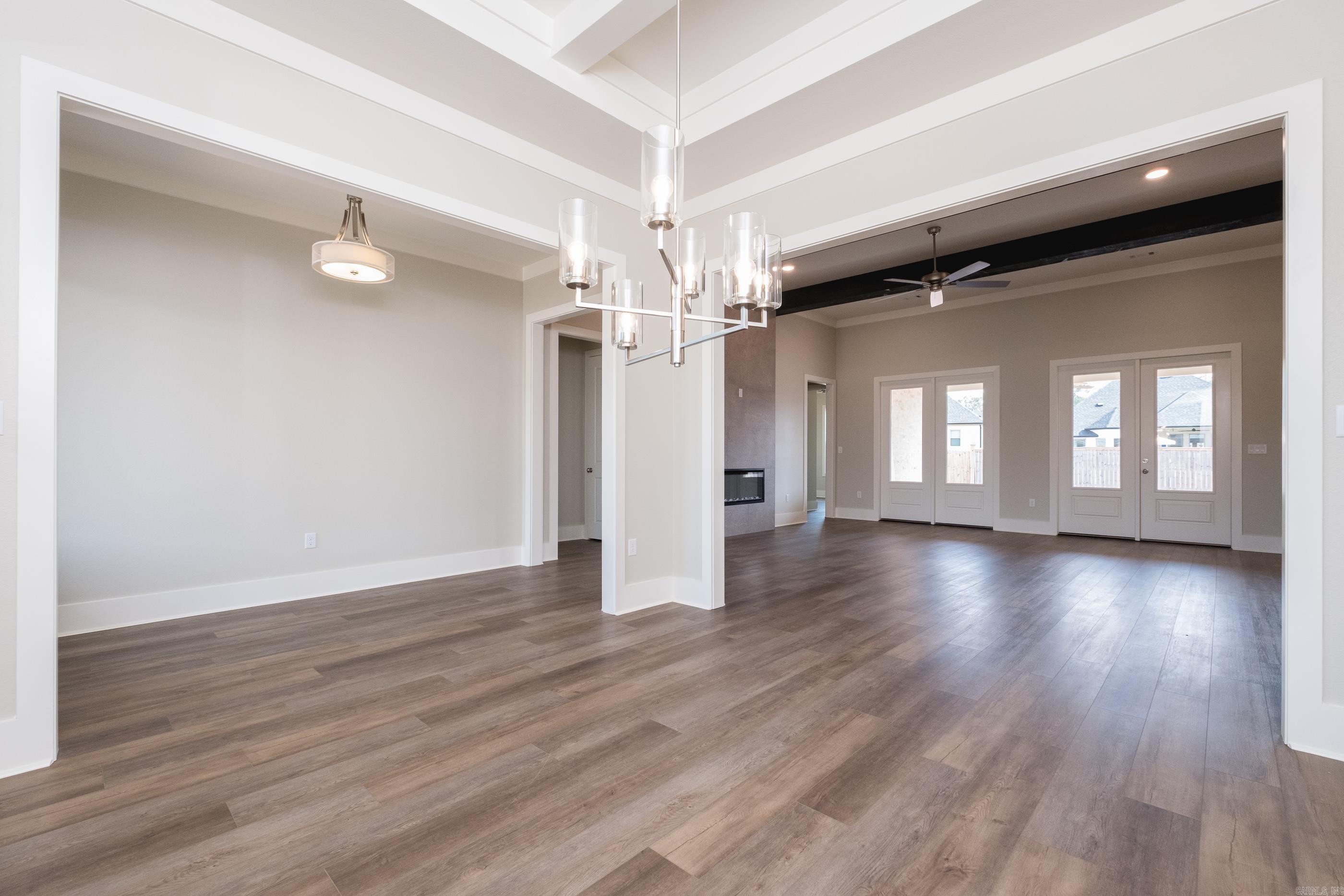 COUNTRY CLUB OF ARK THE - Residential