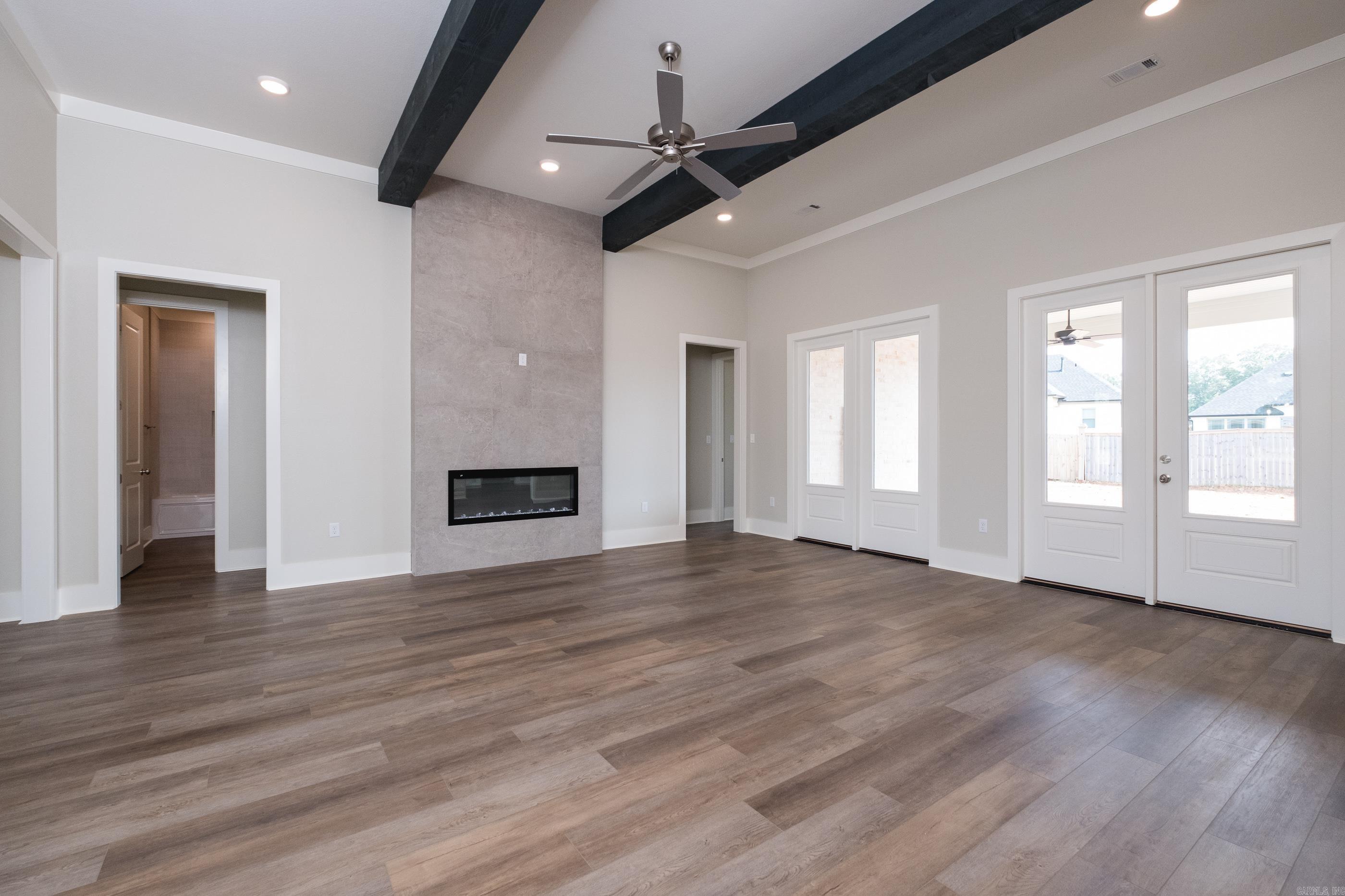 COUNTRY CLUB OF ARK THE - Residential