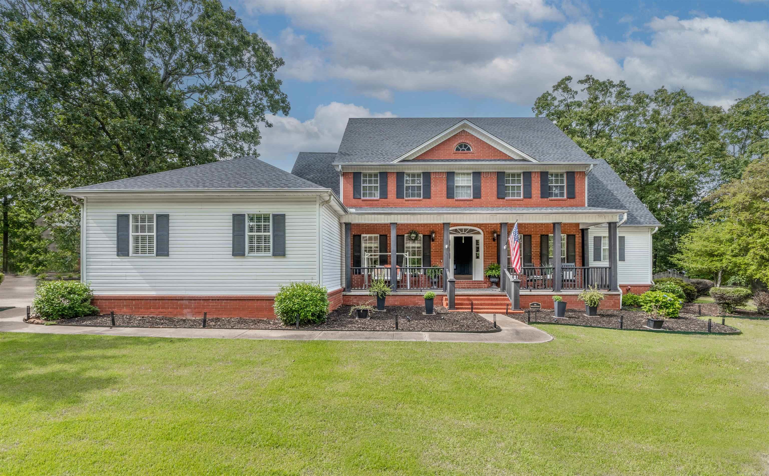 WOODMEADE - Residential