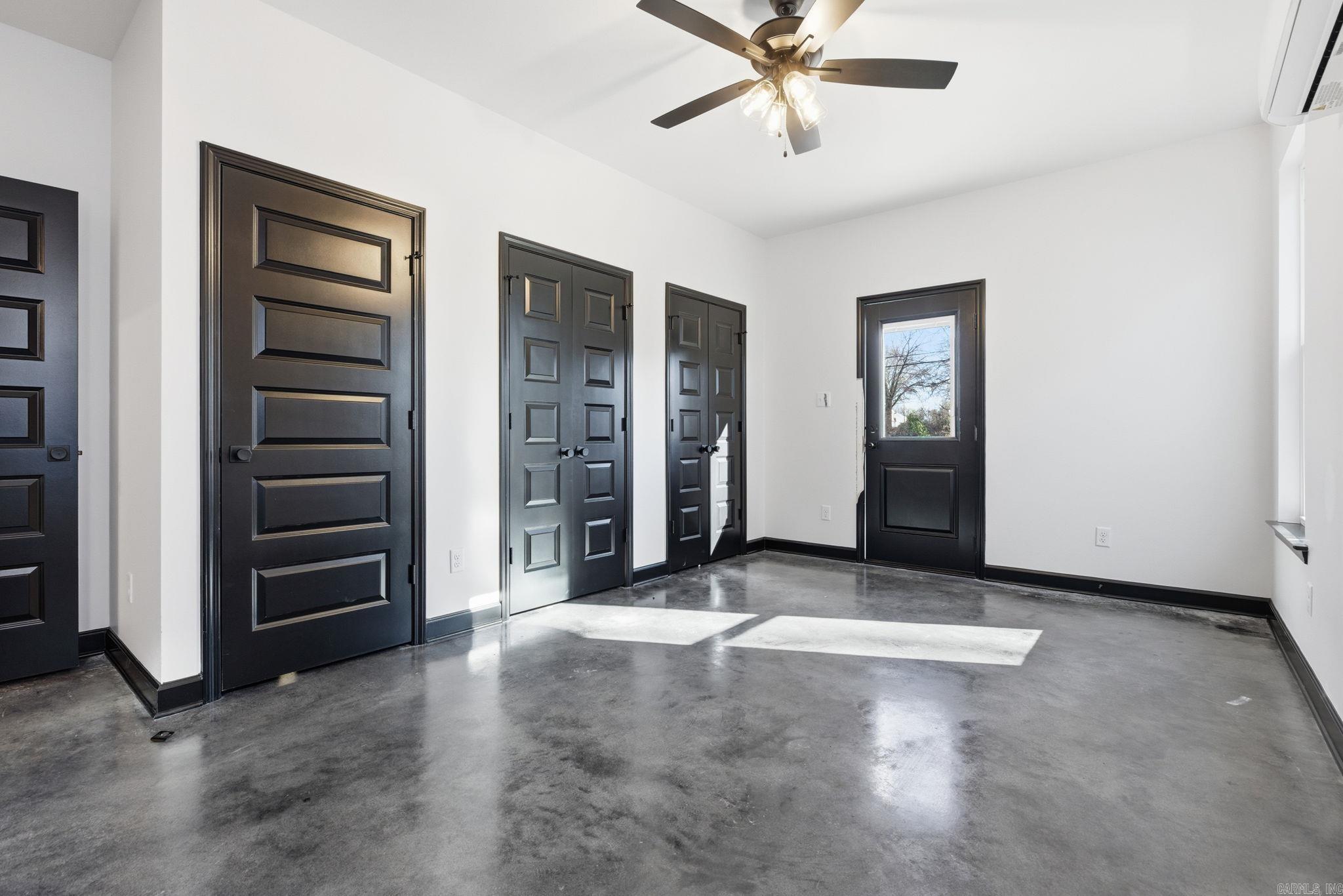 HANGER - Residential