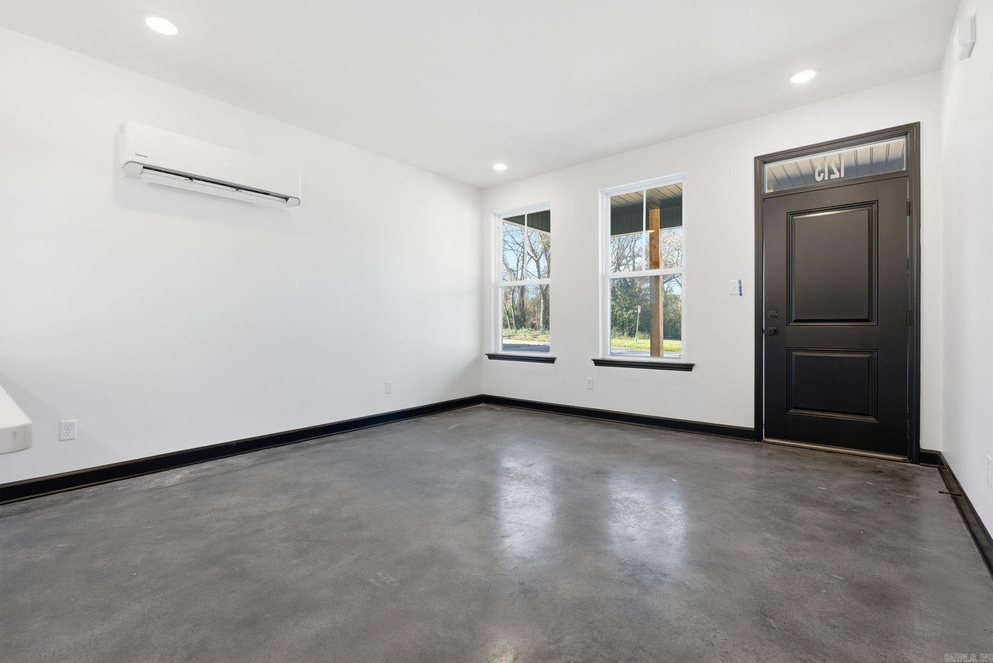 HANGER - Residential