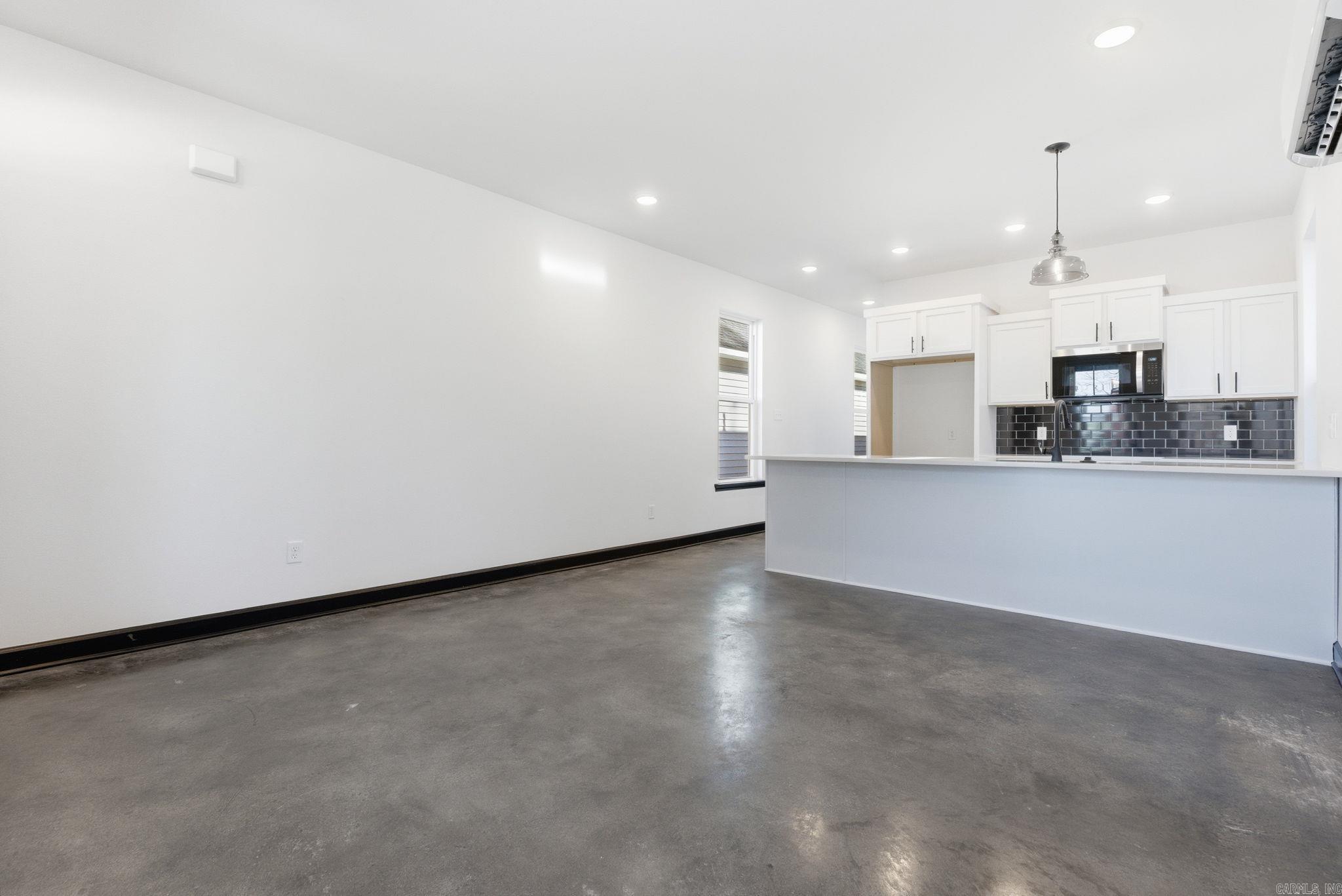 HANGER - Residential