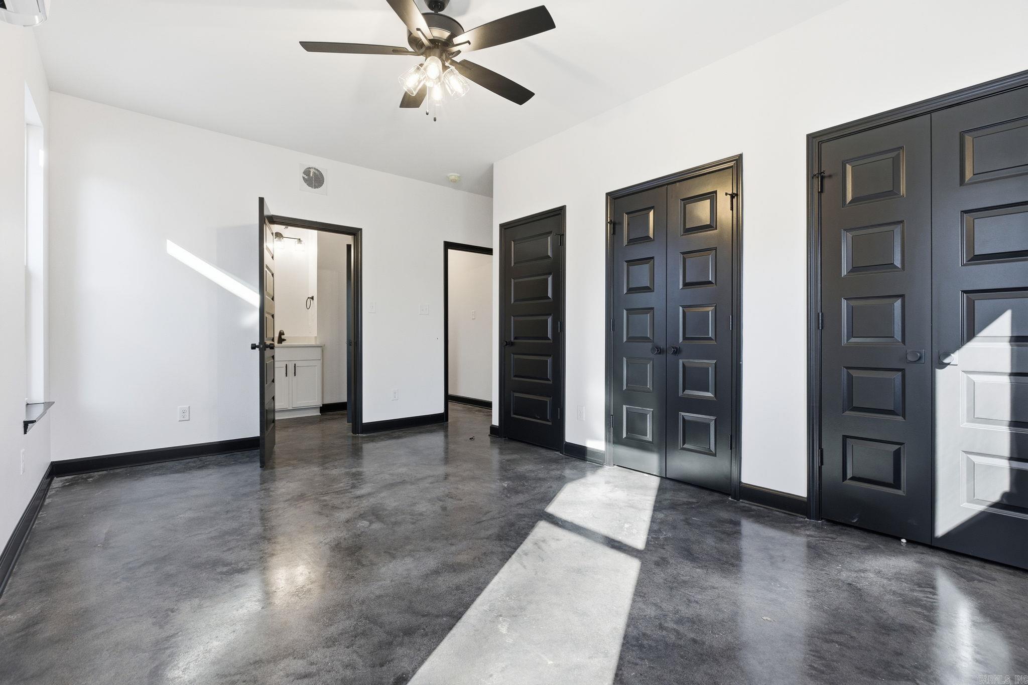 HANGER - Residential