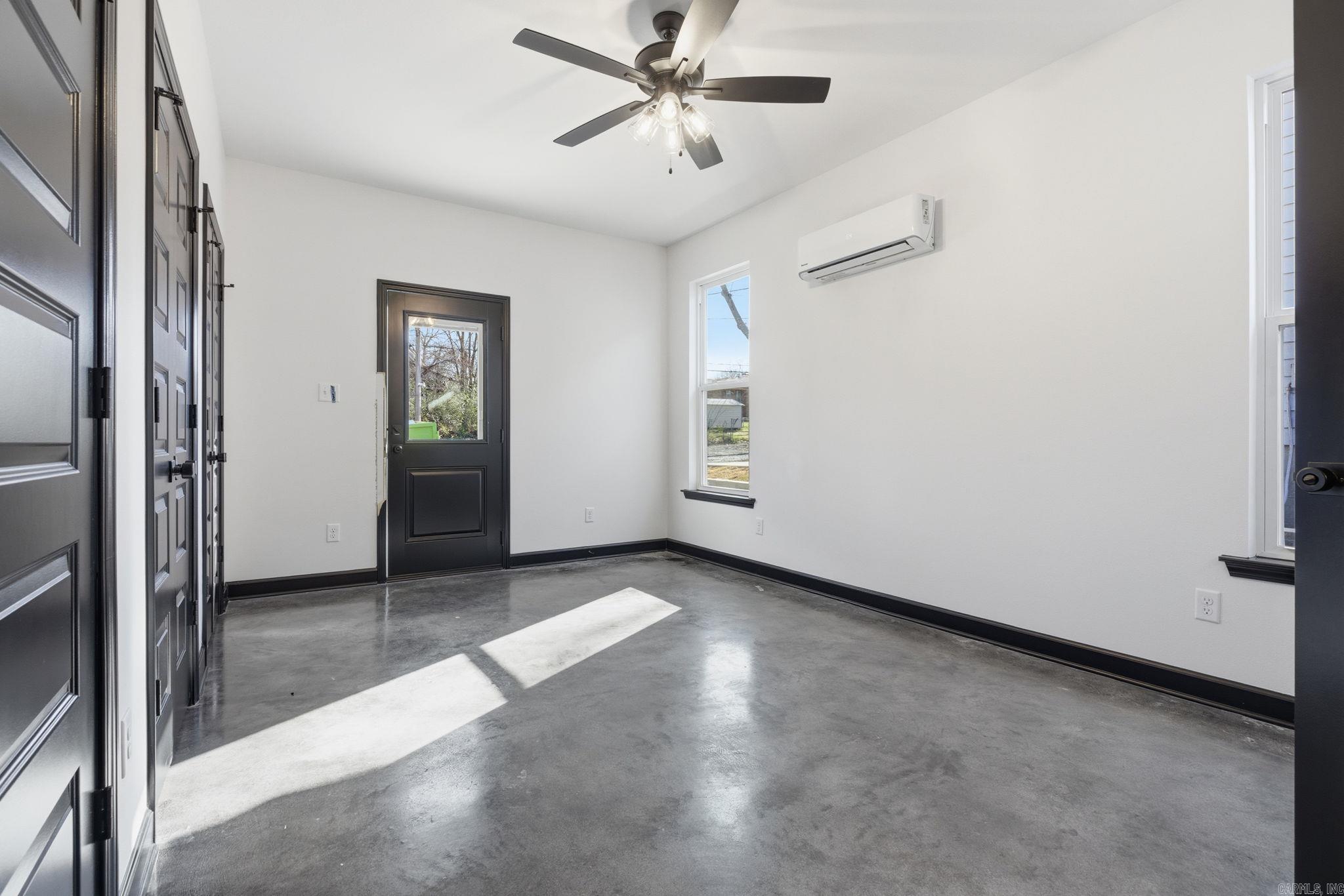 HANGER - Residential