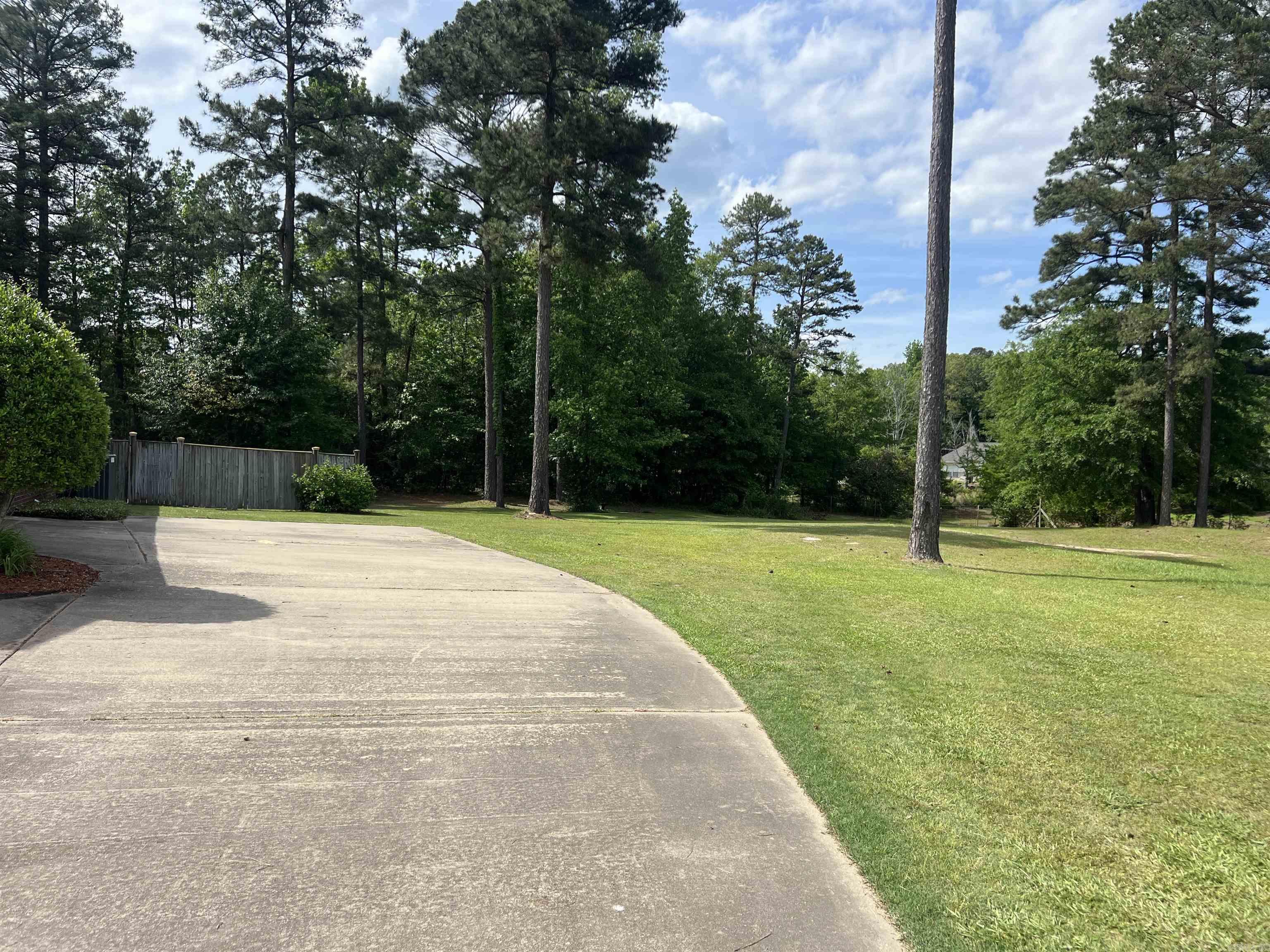 COUNTRY ESTATES - Residential