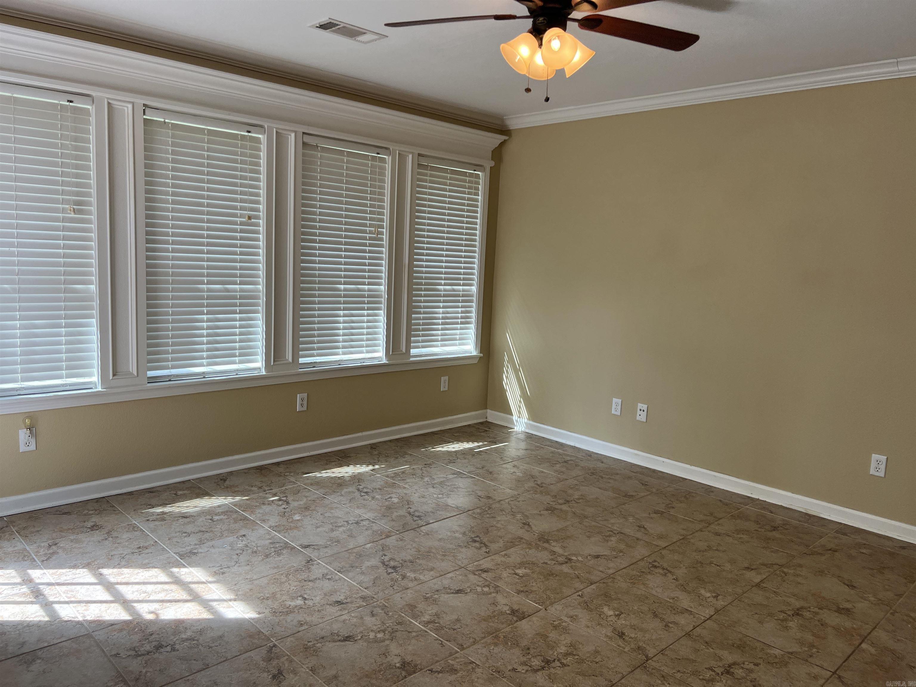 COUNTRY ESTATES - Residential