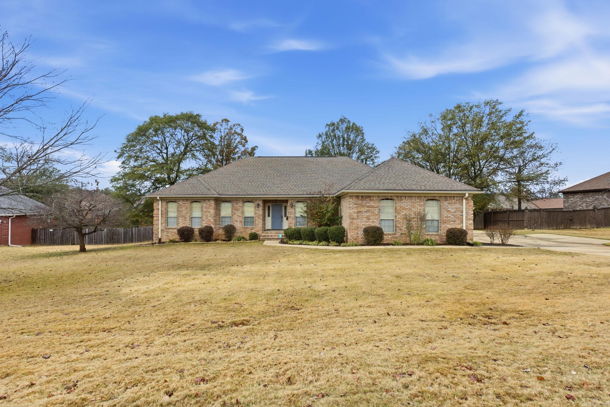 ANDREW HUNTERS WOODS - Residential