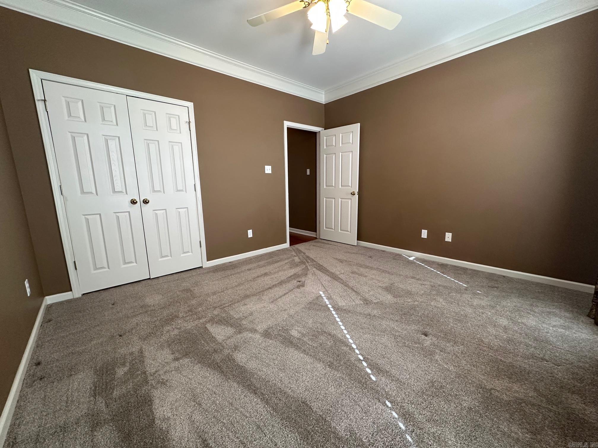 ANDREW HUNTERS WOODS - Residential