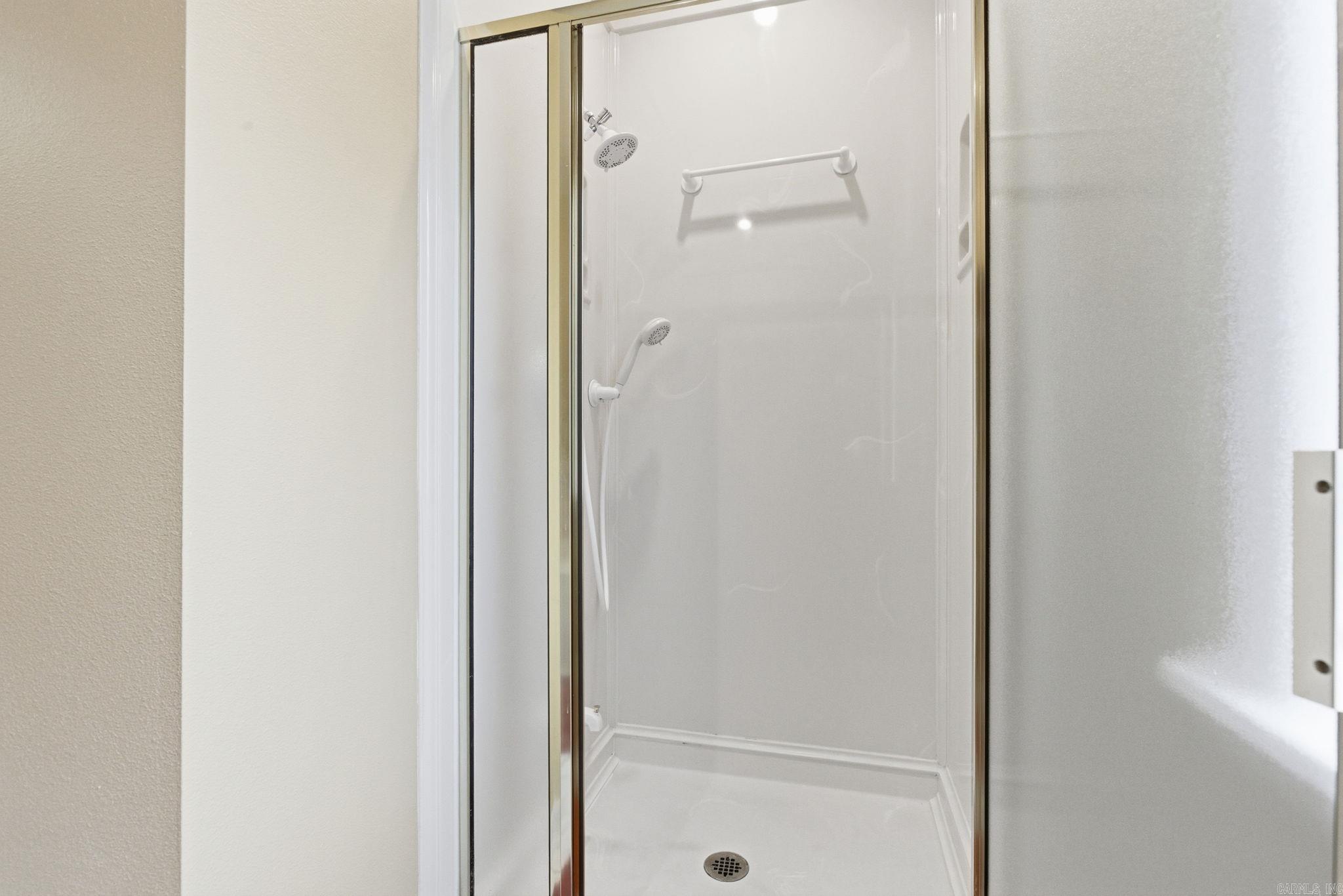 ANDREW HUNTERS WOODS - Residential