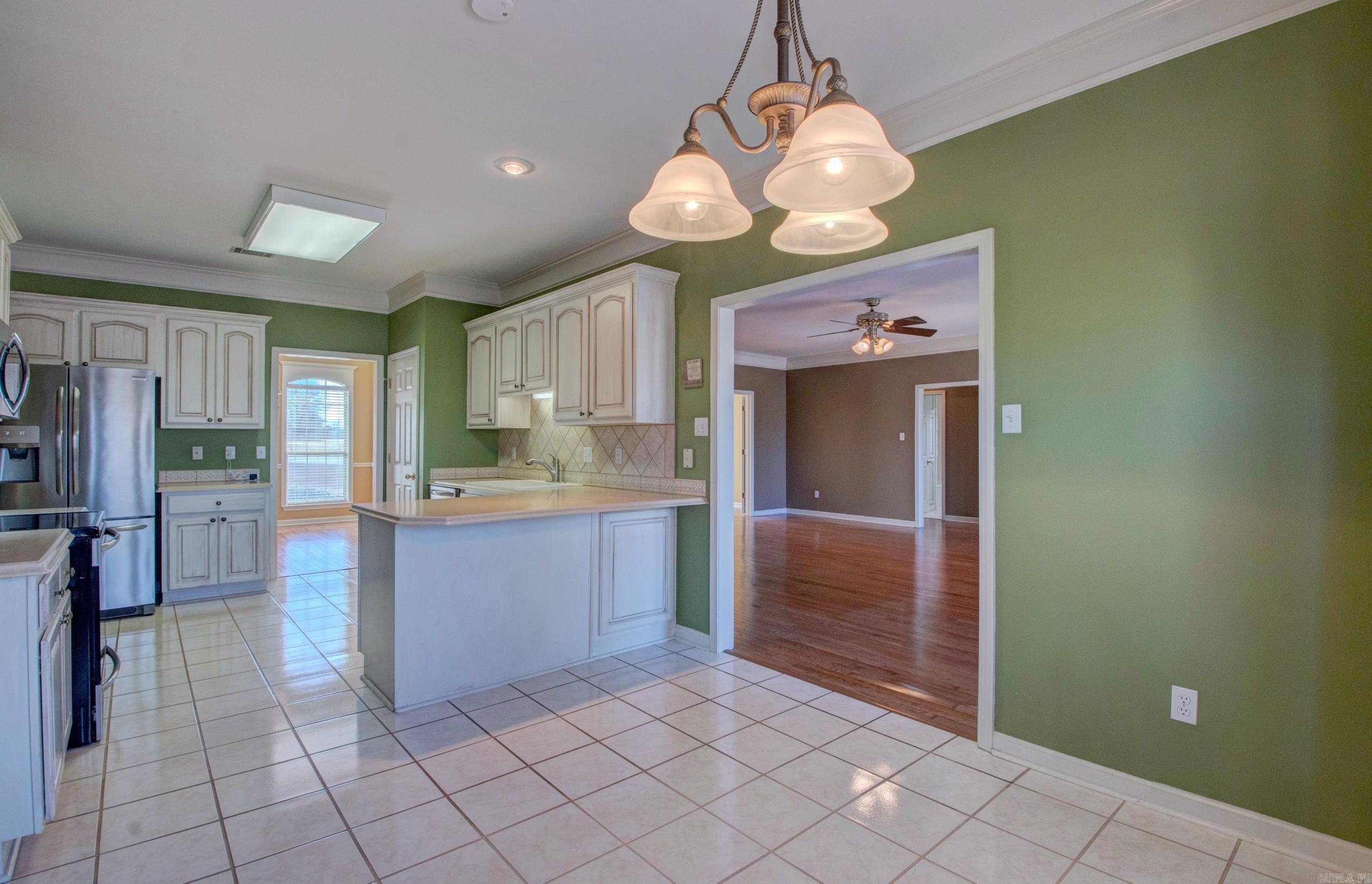 ANDREW HUNTERS WOODS - Residential