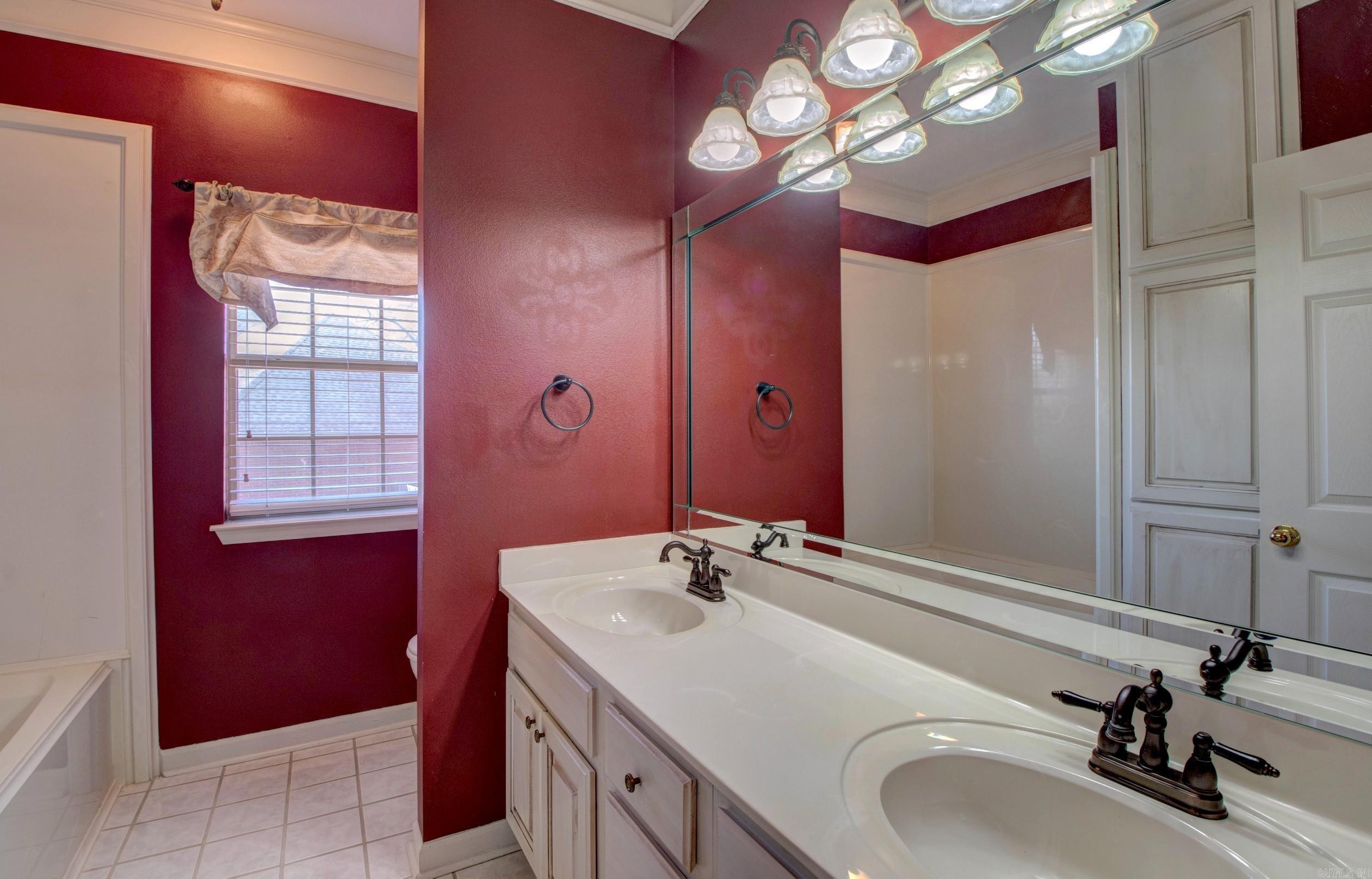 ANDREW HUNTERS WOODS - Residential