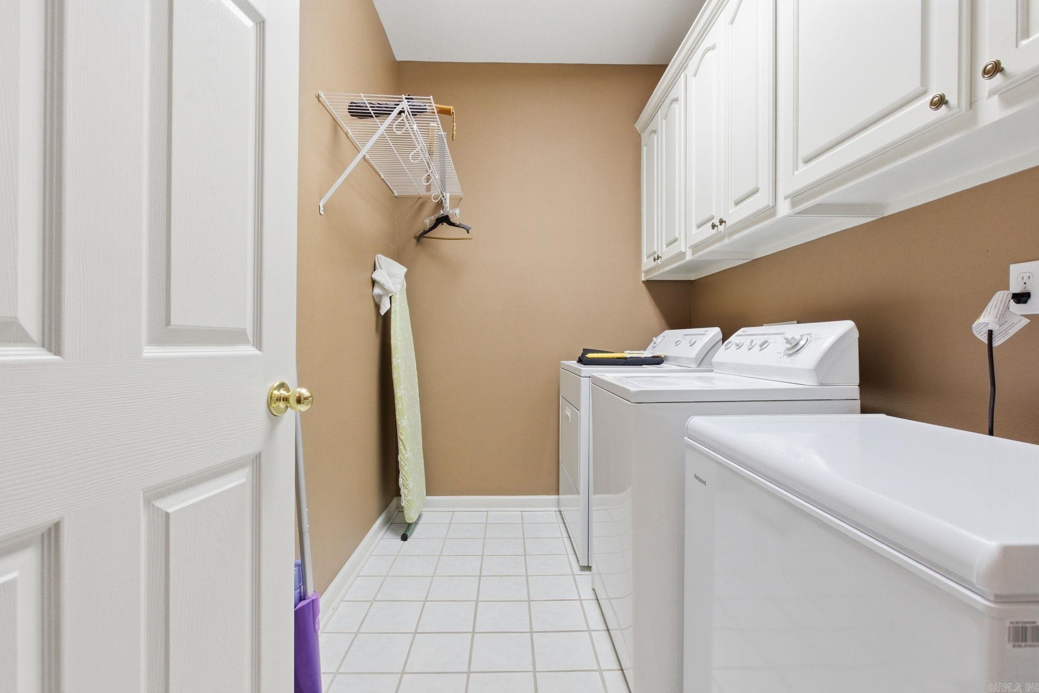 ANDREW HUNTERS WOODS - Residential