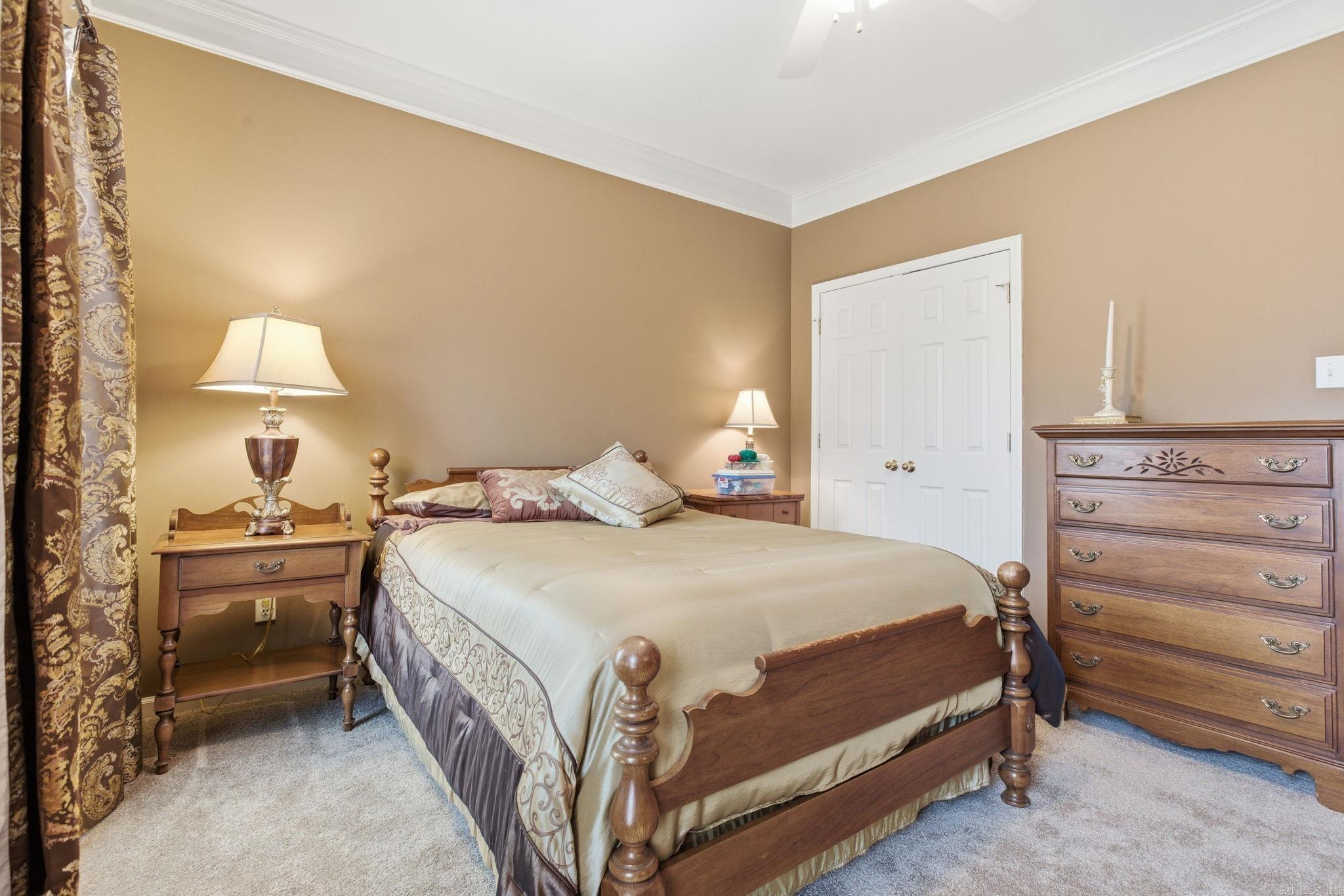 ANDREW HUNTERS WOODS - Residential