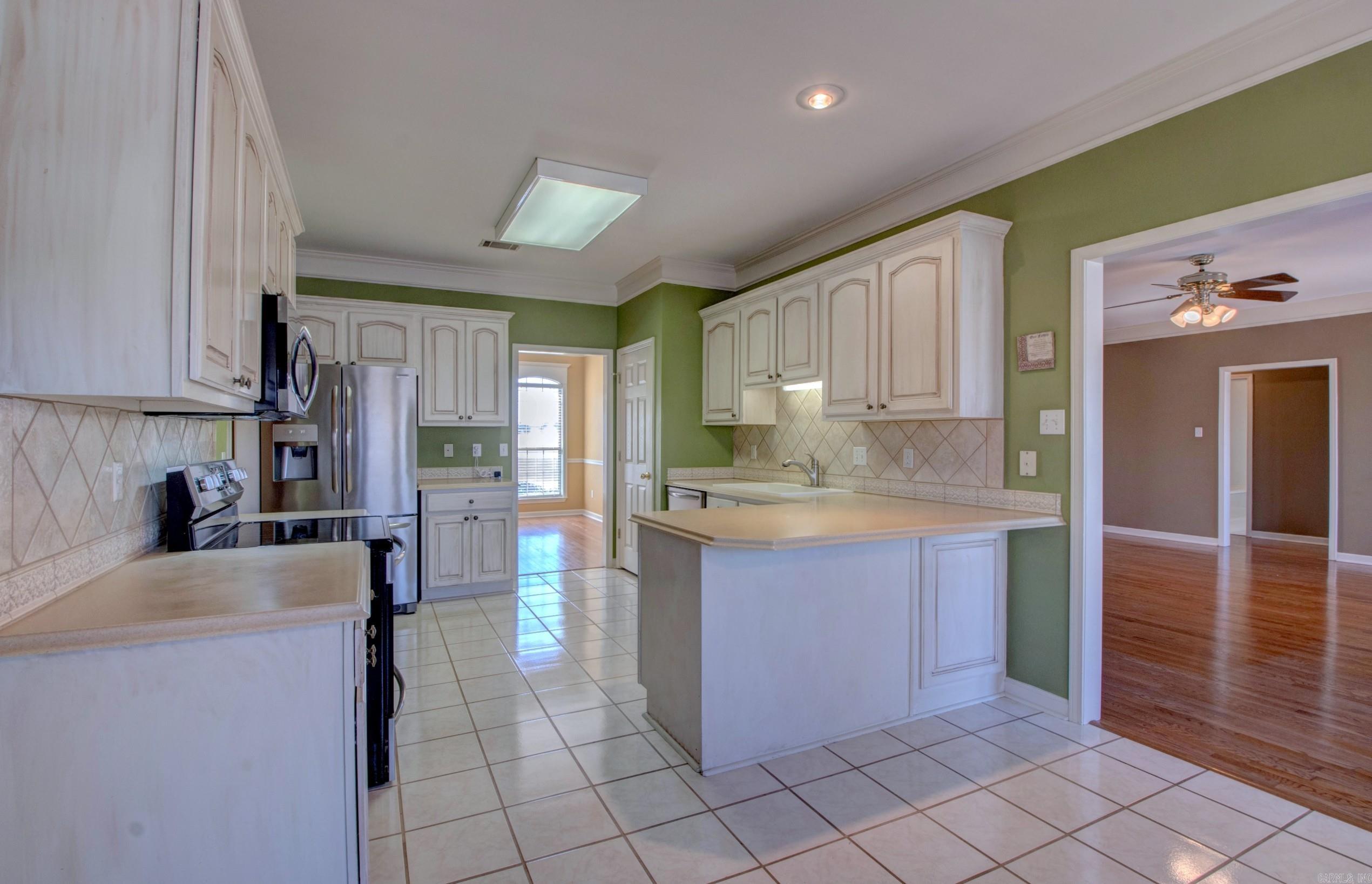 ANDREW HUNTERS WOODS - Residential