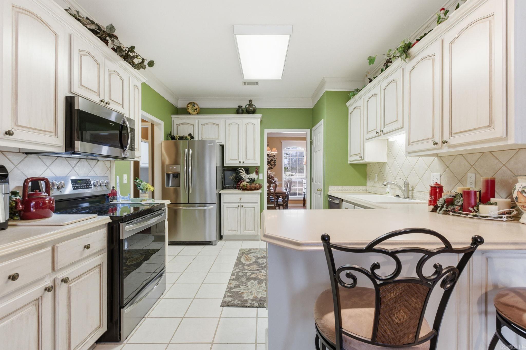 ANDREW HUNTERS WOODS - Residential