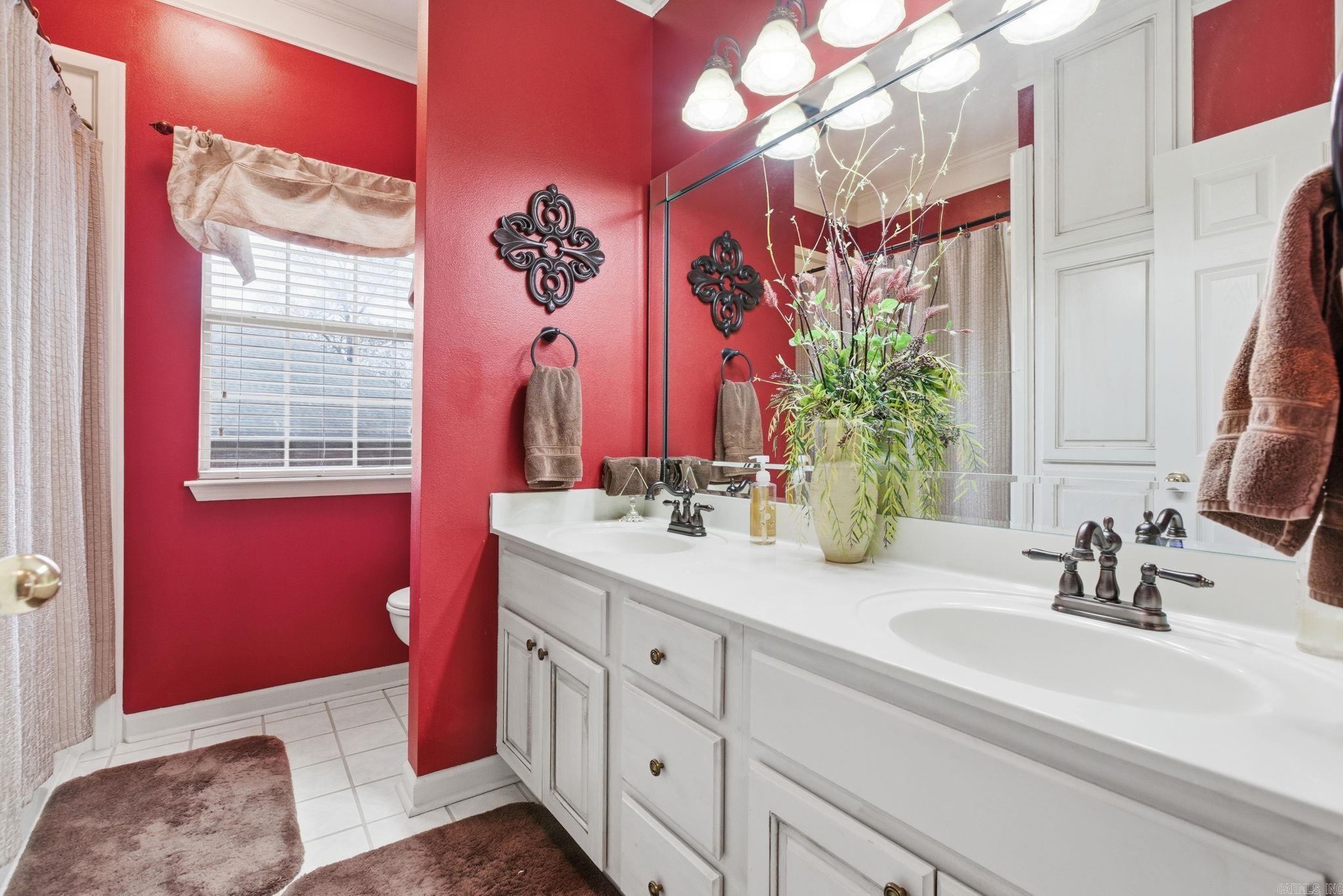 ANDREW HUNTERS WOODS - Residential