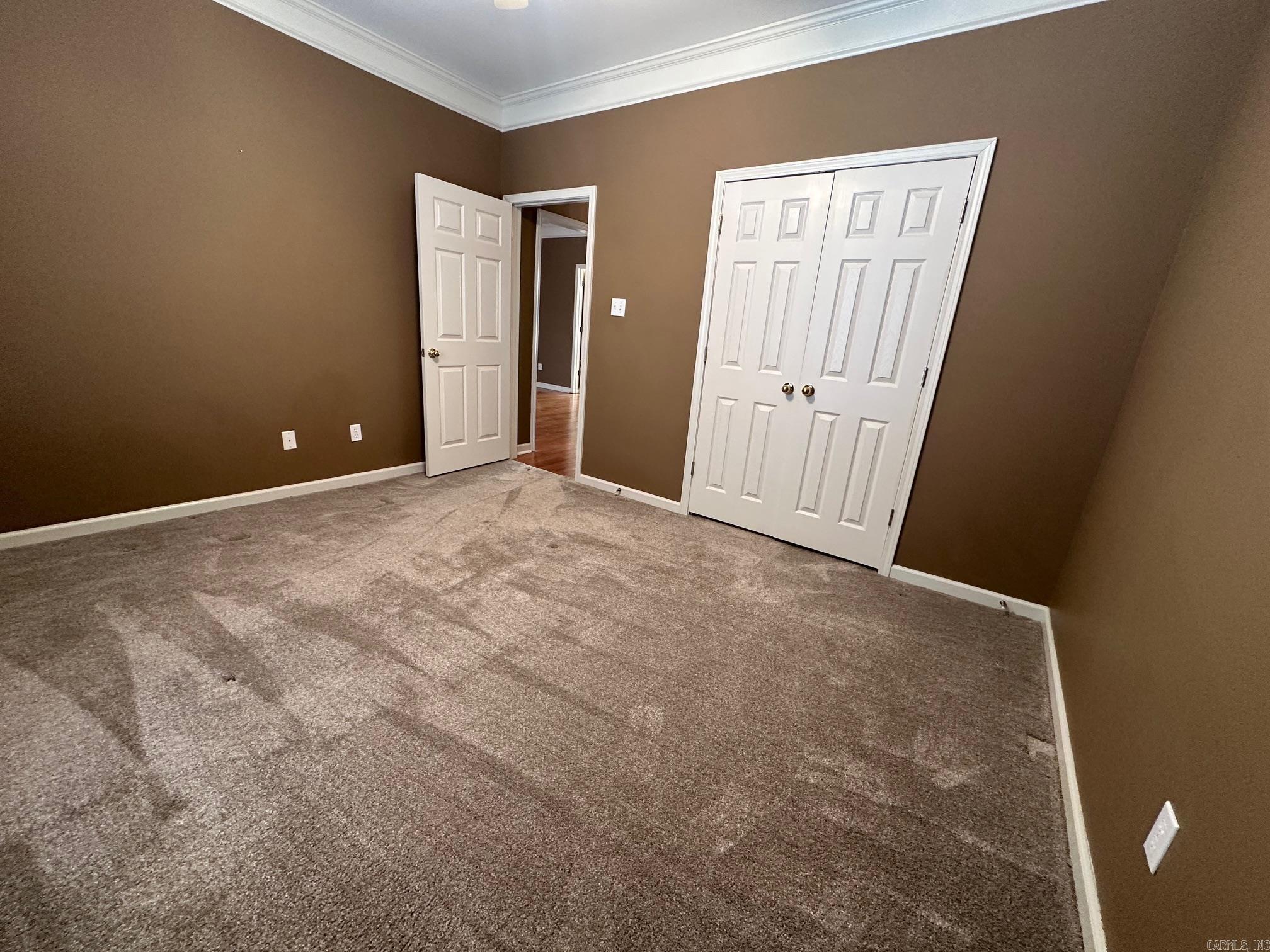 ANDREW HUNTERS WOODS - Residential