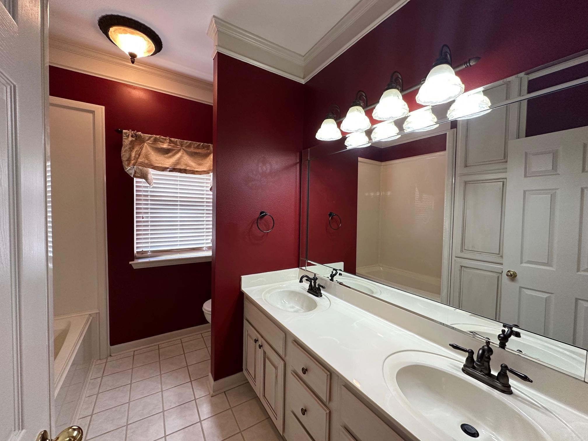 ANDREW HUNTERS WOODS - Residential