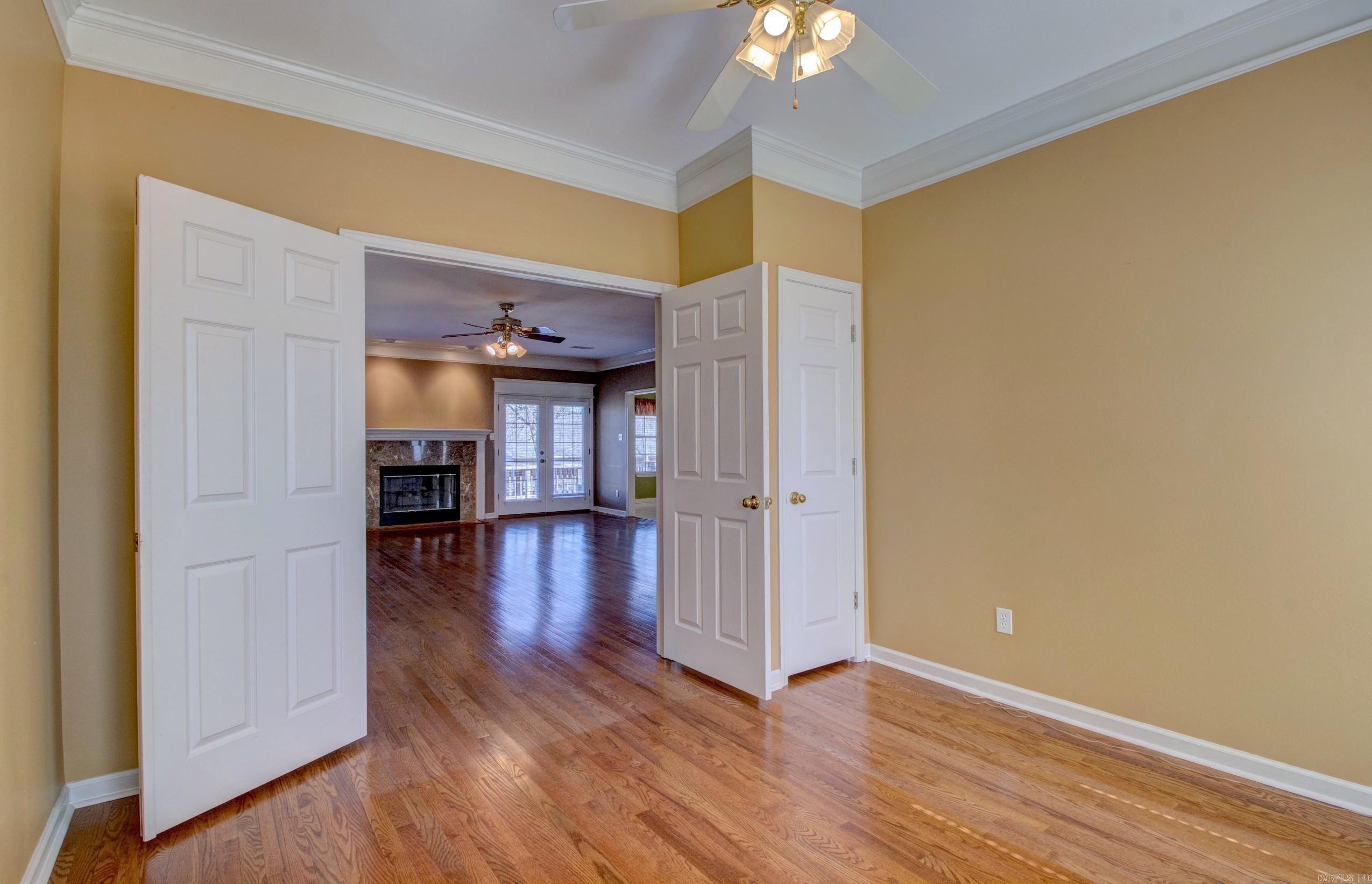 ANDREW HUNTERS WOODS - Residential