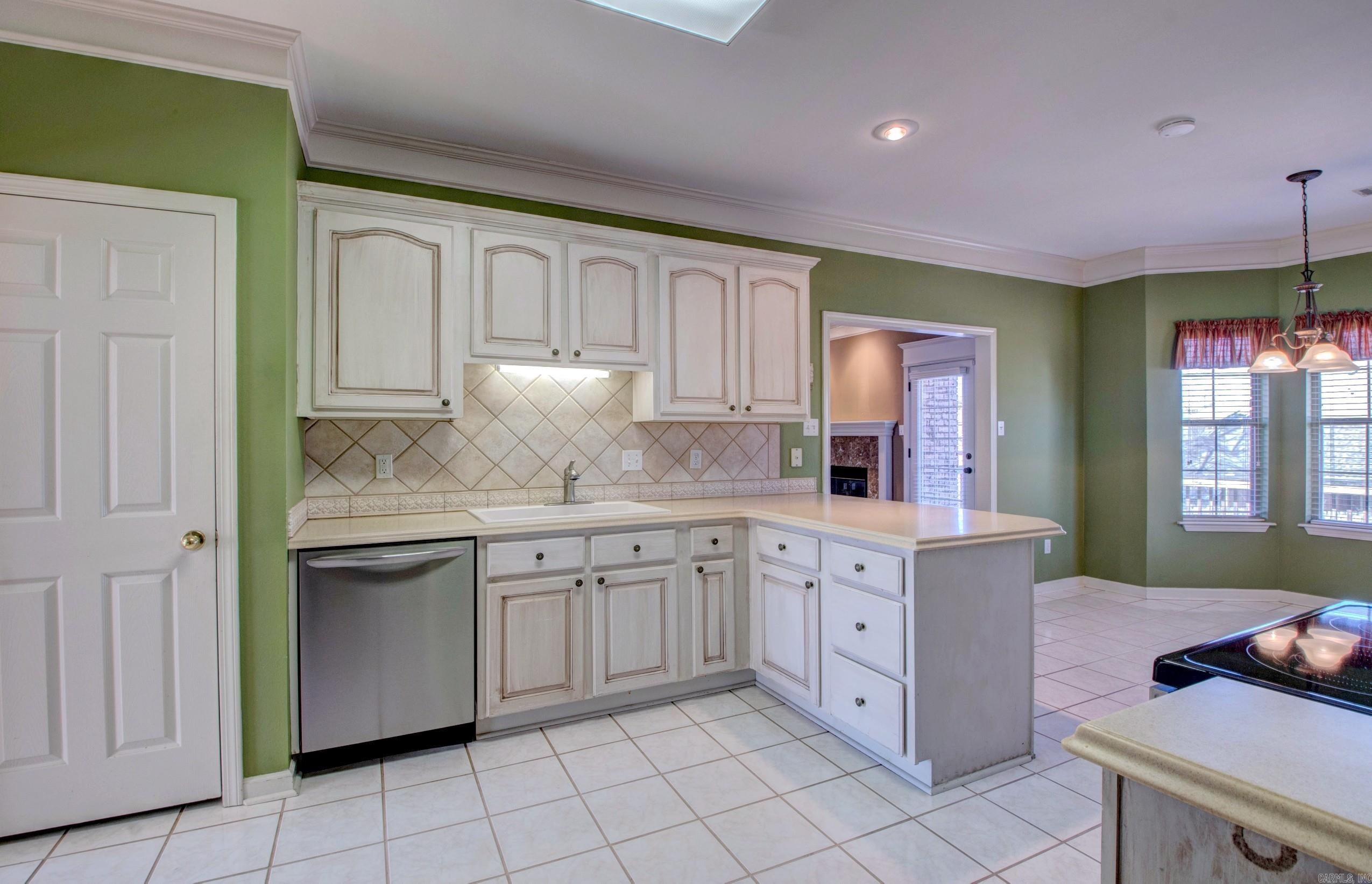 ANDREW HUNTERS WOODS - Residential