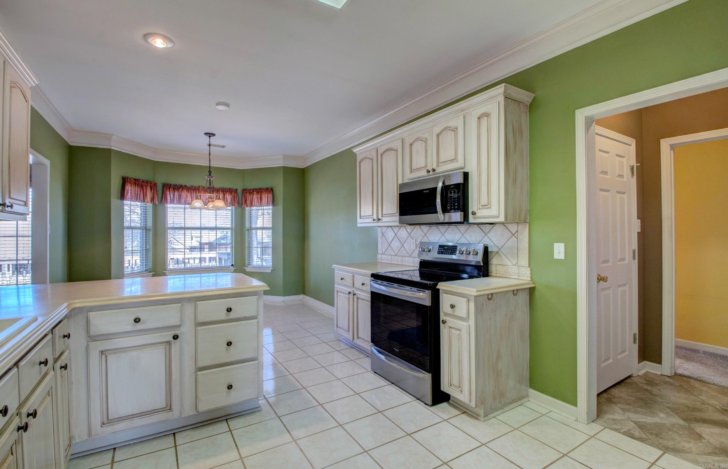 ANDREW HUNTERS WOODS - Residential