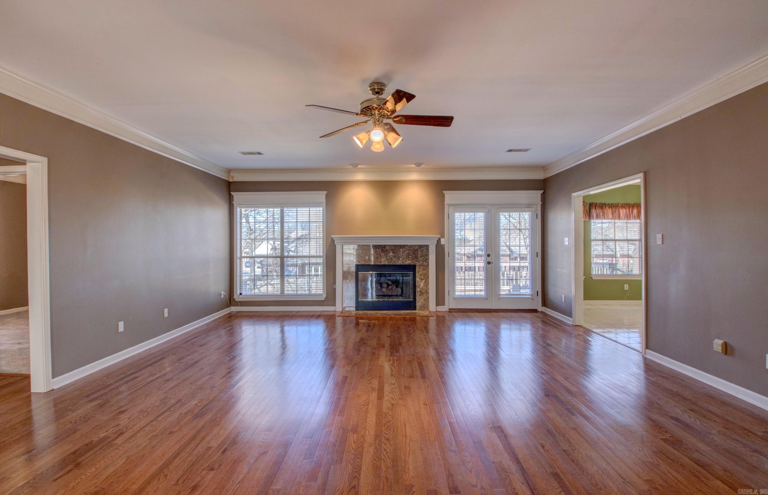 ANDREW HUNTERS WOODS - Residential