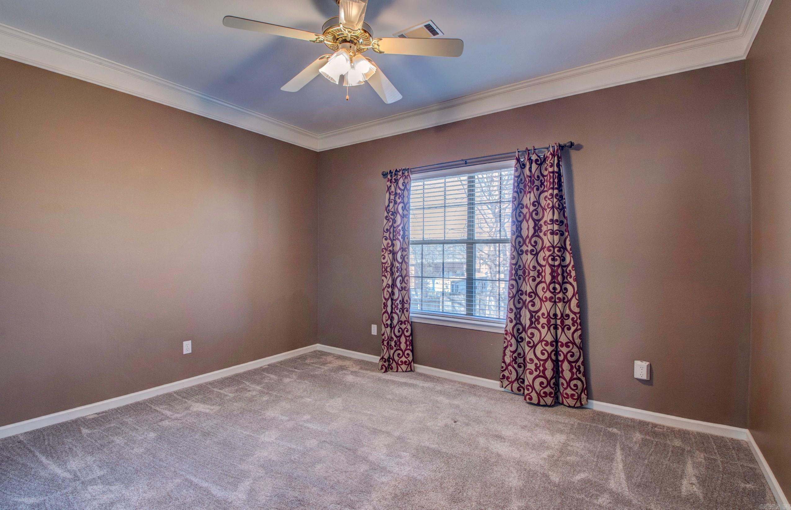 ANDREW HUNTERS WOODS - Residential