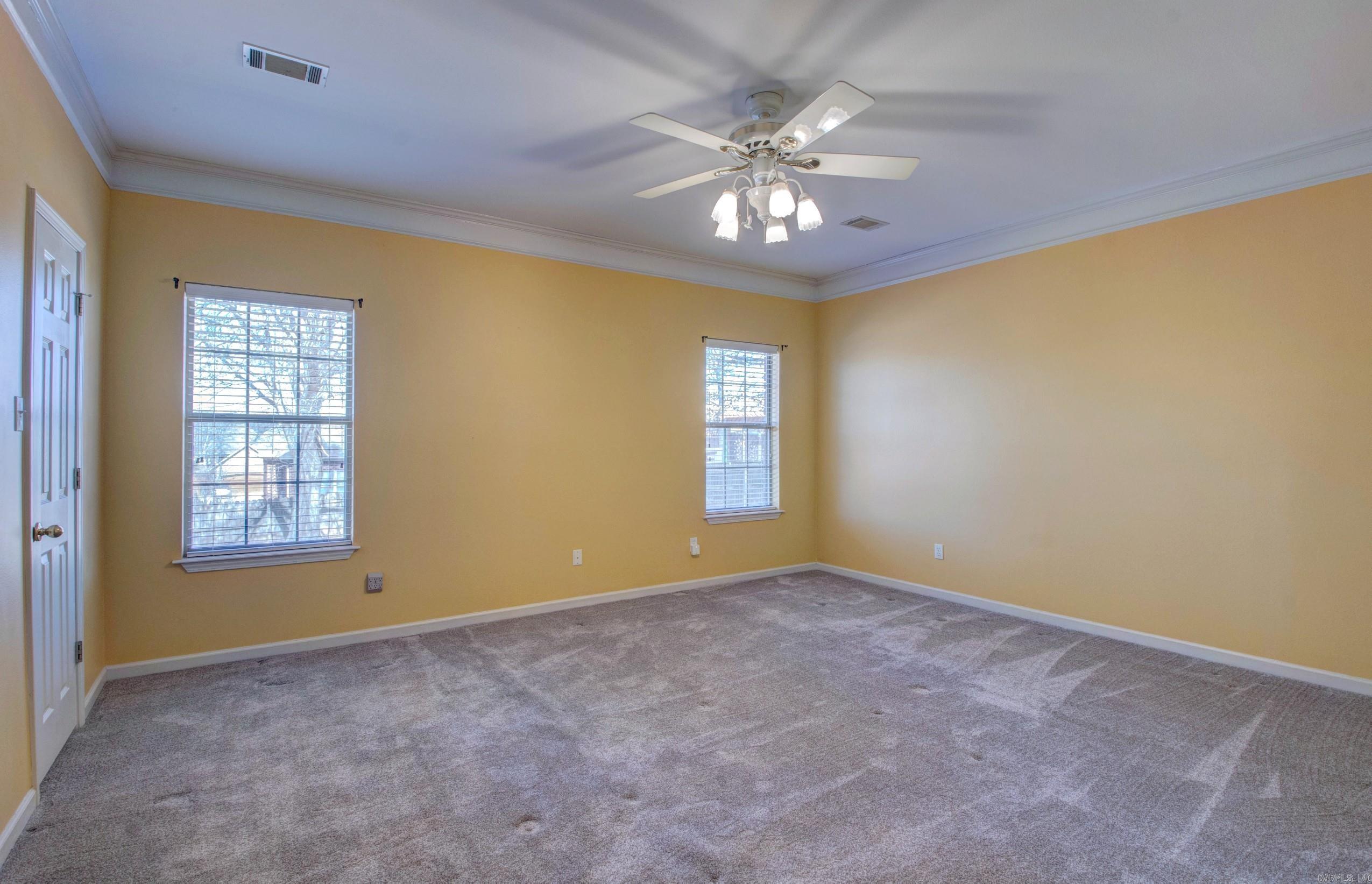 ANDREW HUNTERS WOODS - Residential