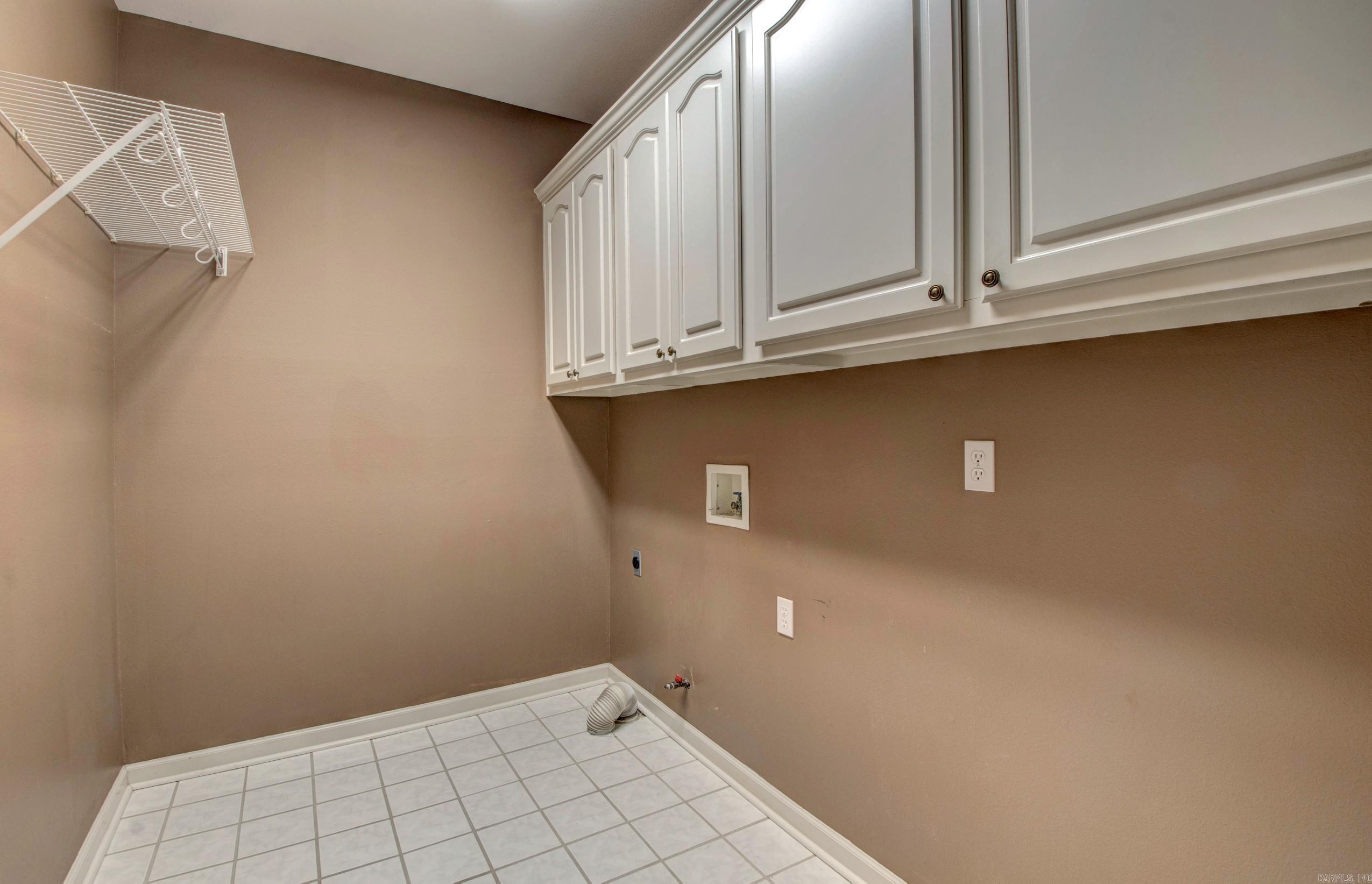 ANDREW HUNTERS WOODS - Residential