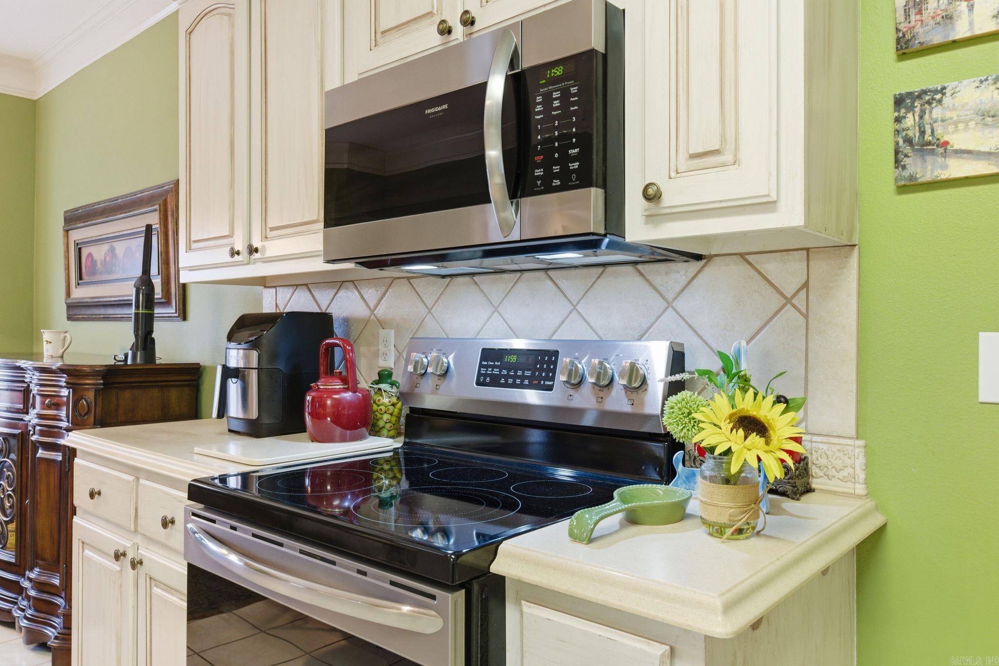 ANDREW HUNTERS WOODS - Residential