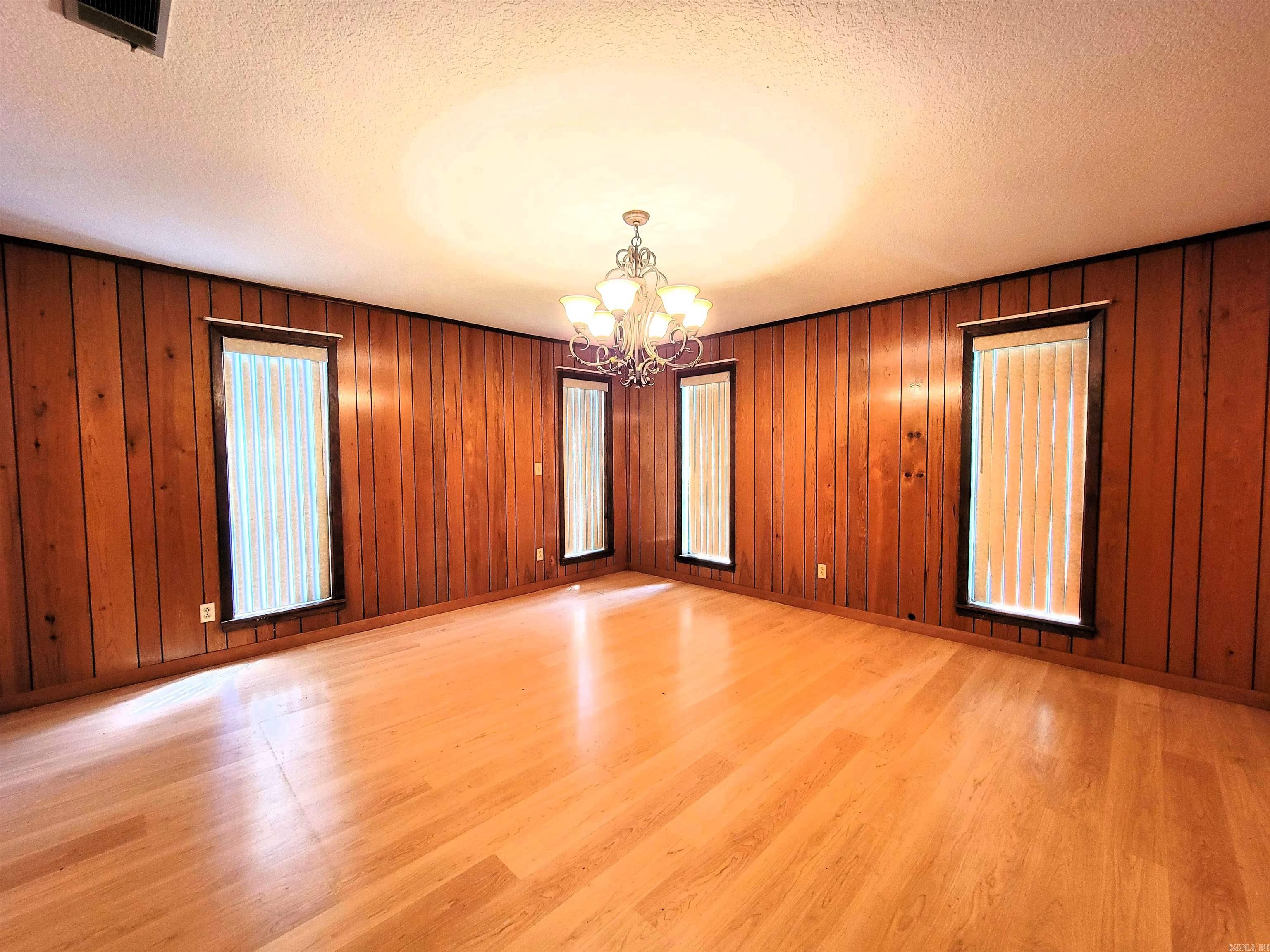 CARAHAN & HOLT ADDN - Residential