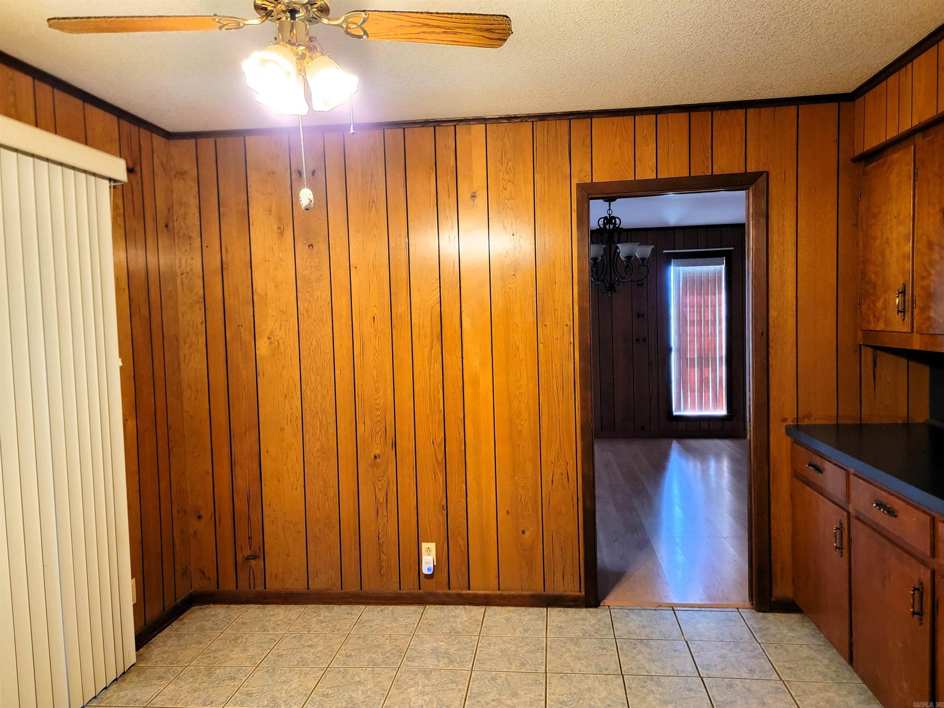 CARAHAN & HOLT ADDN - Residential