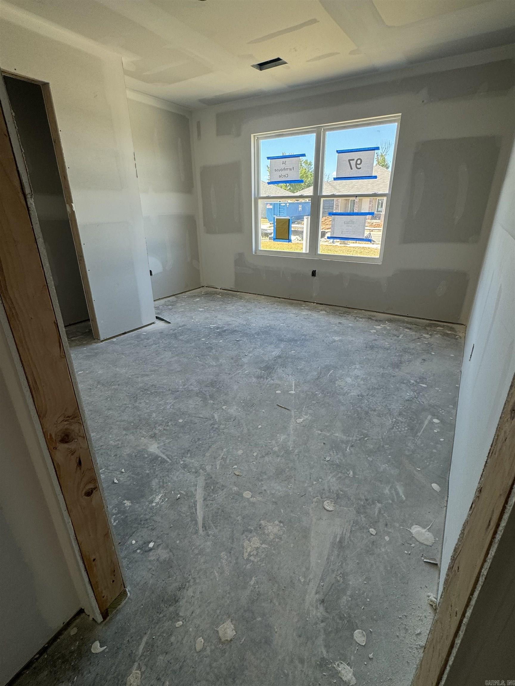 HILL FARM - Residential